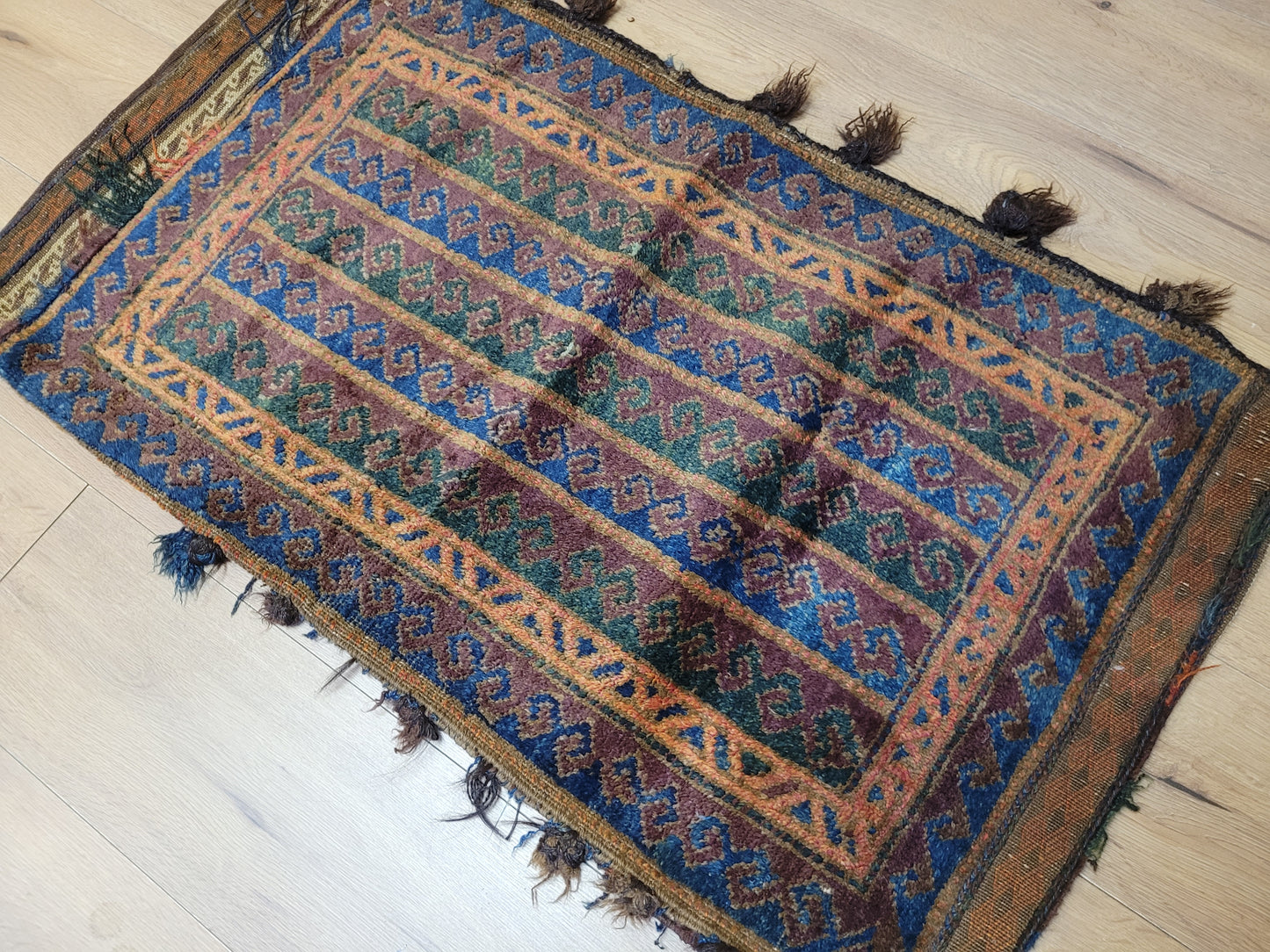 Orientteppich handgeknüpft 110×60 cm Beludj Streifendekor