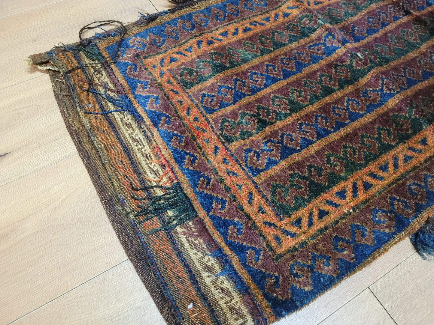 Orientteppich handgeknüpft 110×60 cm Beludj Streifendekor