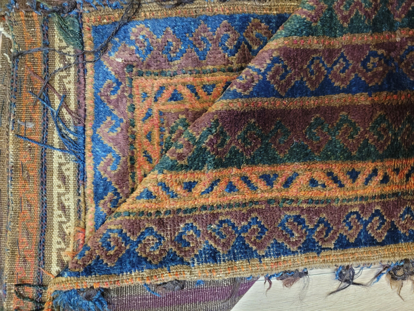 Orientteppich handgeknüpft 110×60 cm Beludj Streifendekor