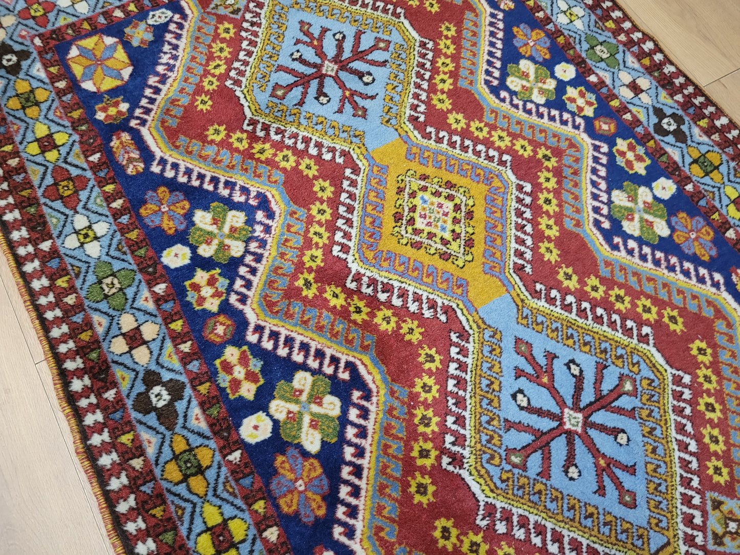 Orientteppich handgeknüpft Gashgai 160×114 cm