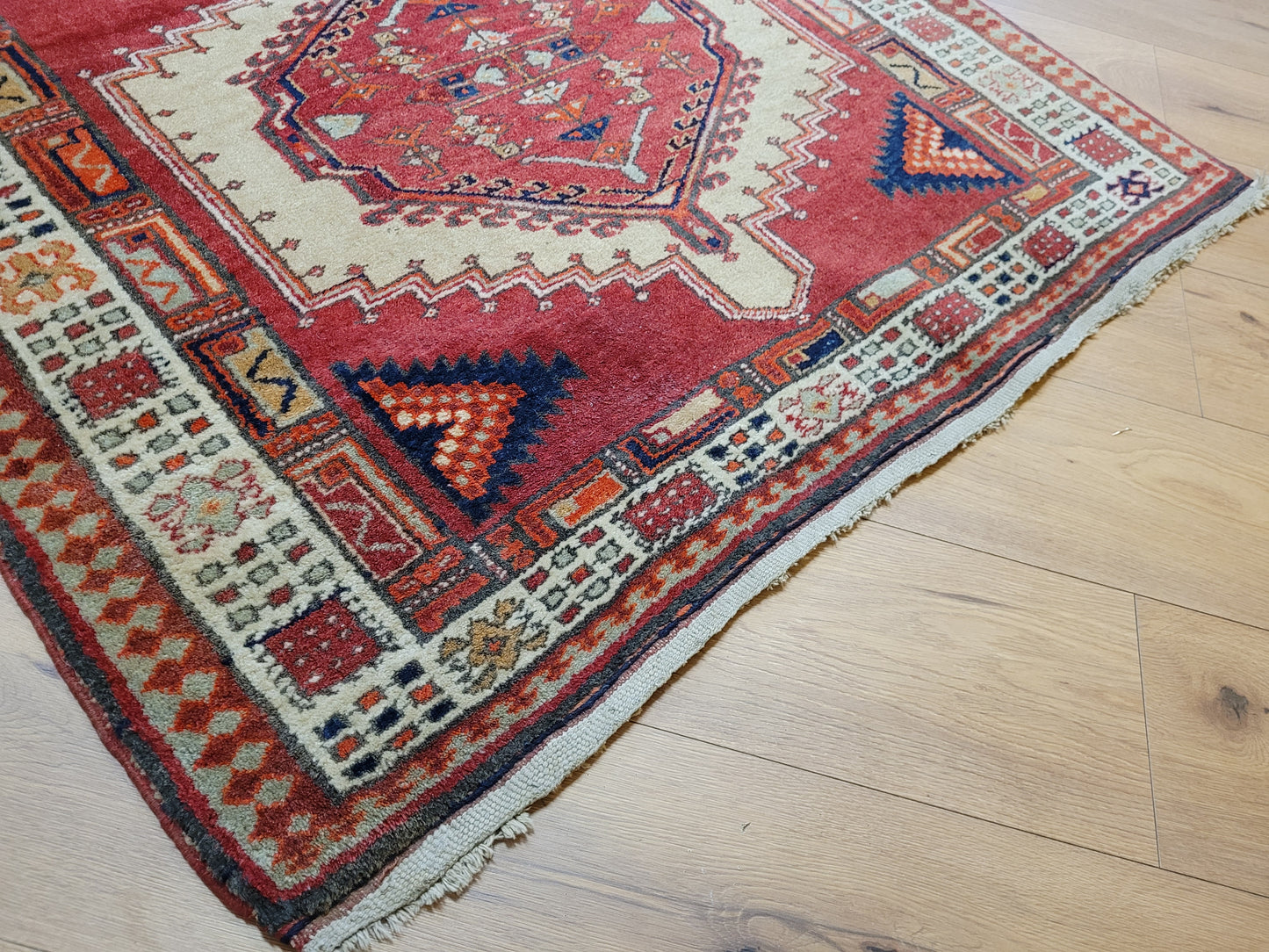 Orientteppich handgeknüpft Sgrab 234×115 cm