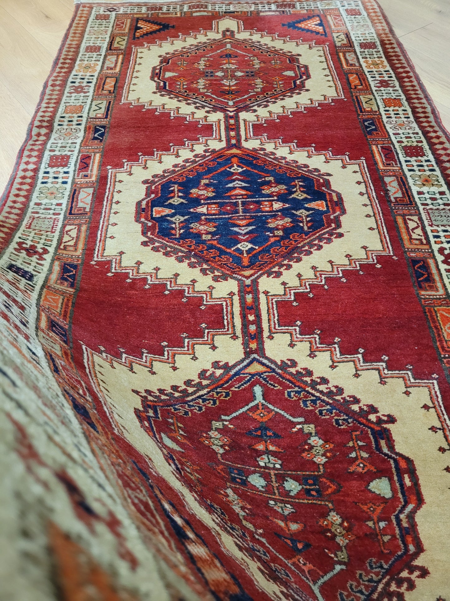 Orientteppich handgeknüpft Sgrab 234×115 cm