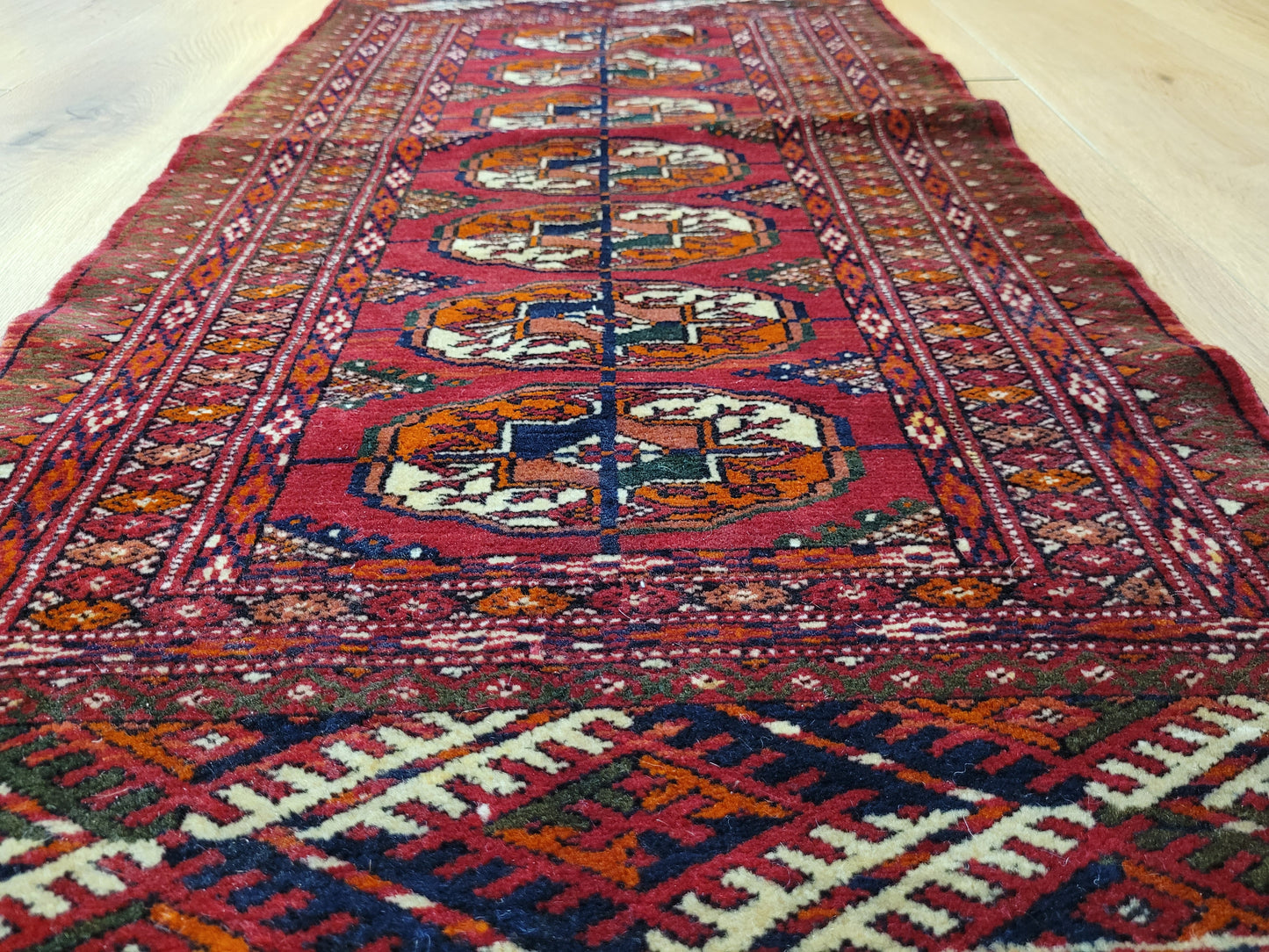 Orientteppich handgeknüpft 100x53 Jamut Rot