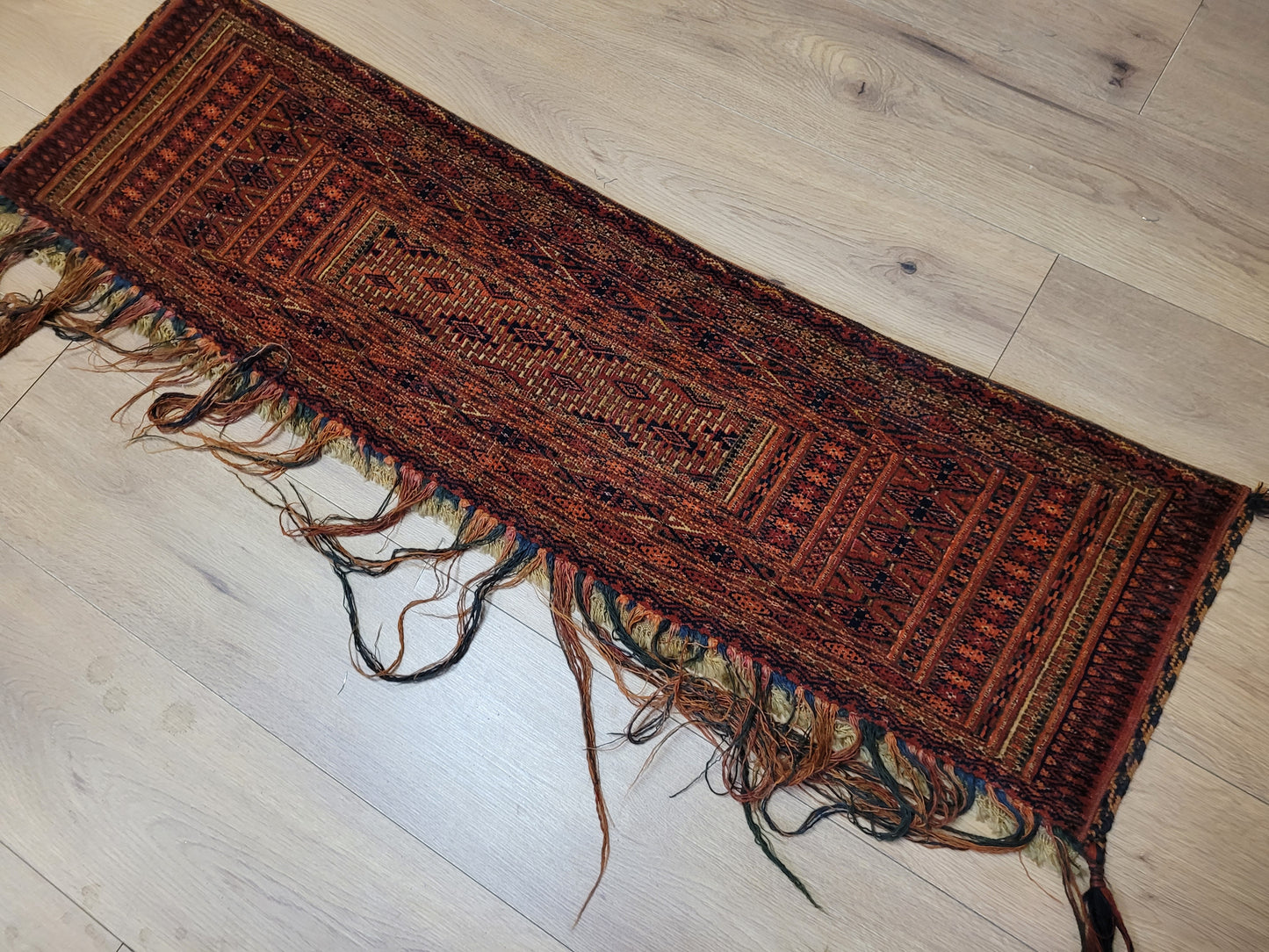 Orientteppich handgeknüpft Zeltstück Jomut 130×38 cm