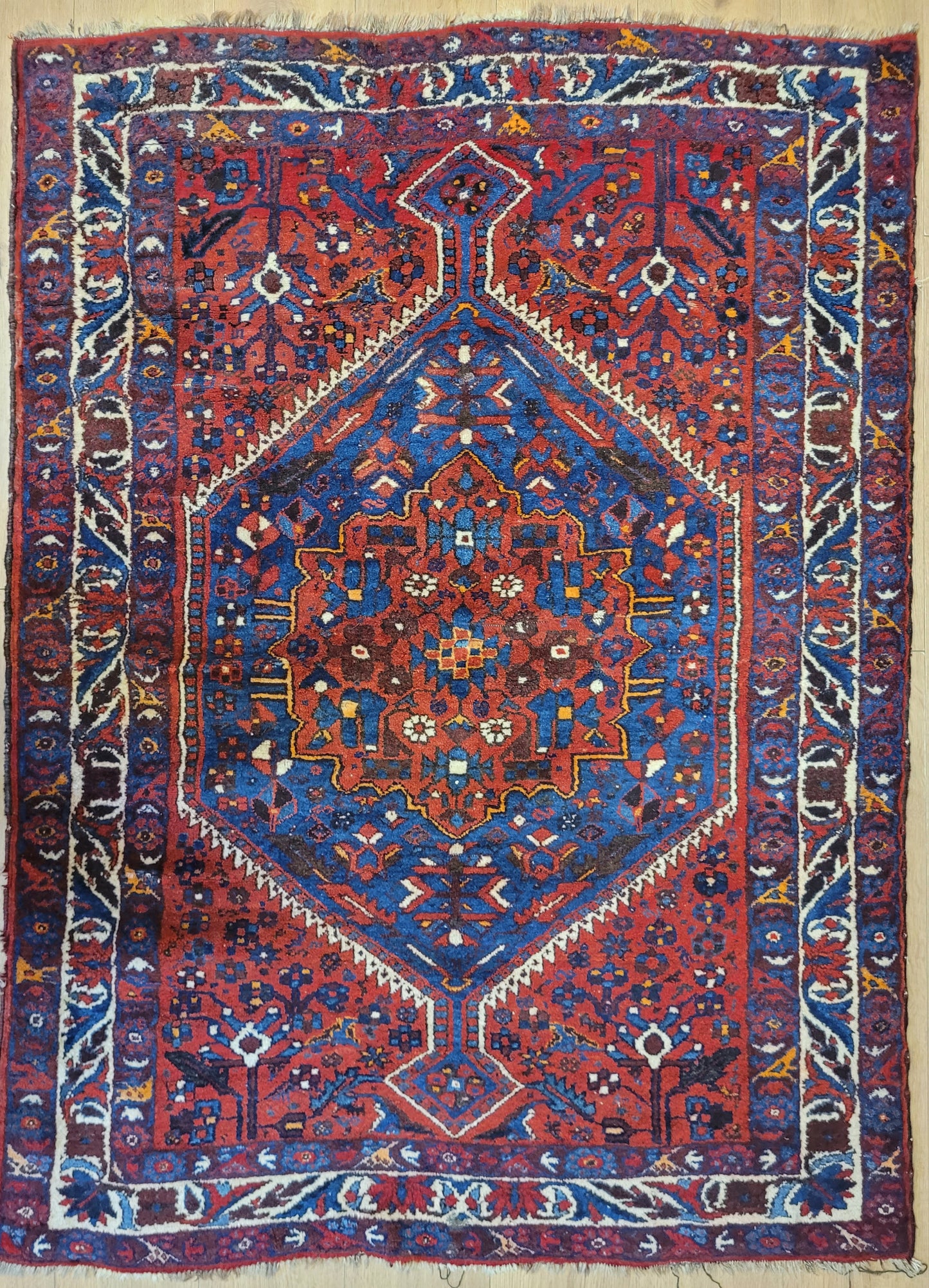 Orientteppich handgeknüpft Bachtian 168×122 cm