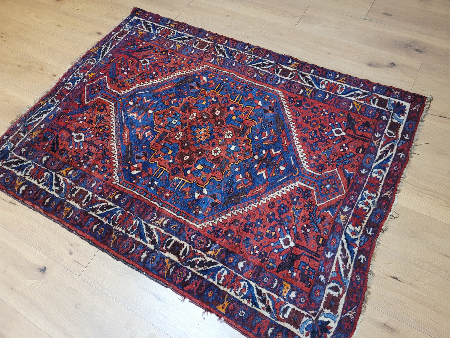 Orientteppich handgeknüpft Bachtian 168×122 cm