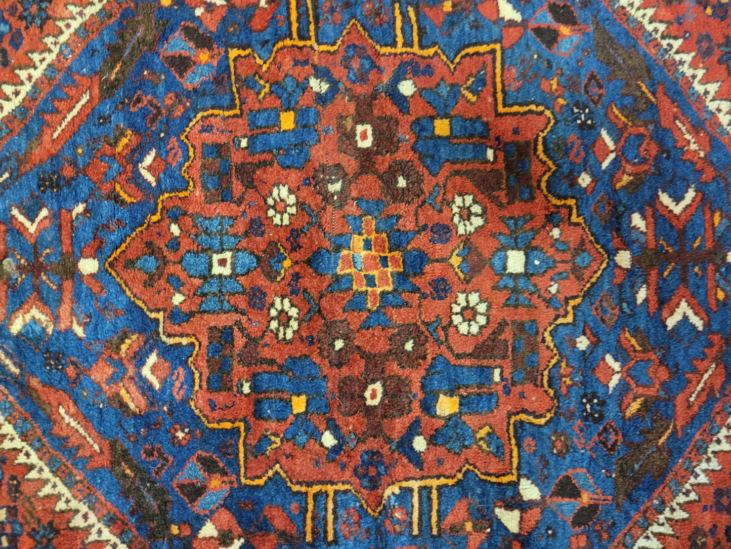 Orientteppich handgeknüpft Bachtian 168×122 cm