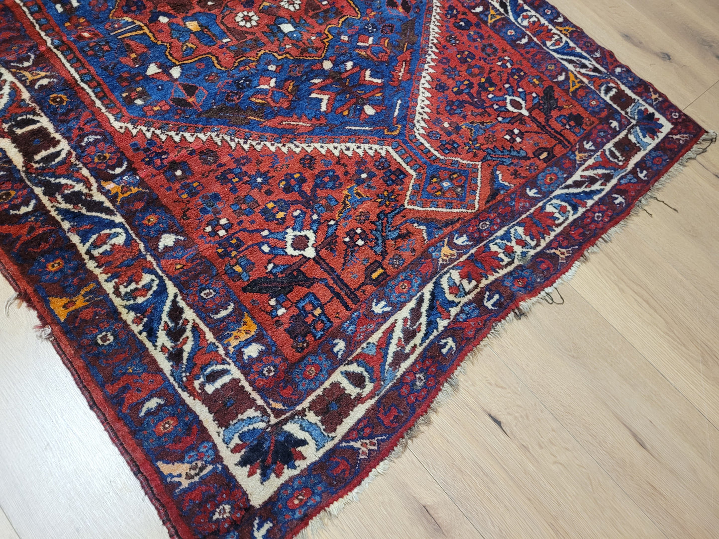 Orientteppich handgeknüpft Bachtian 168×122 cm