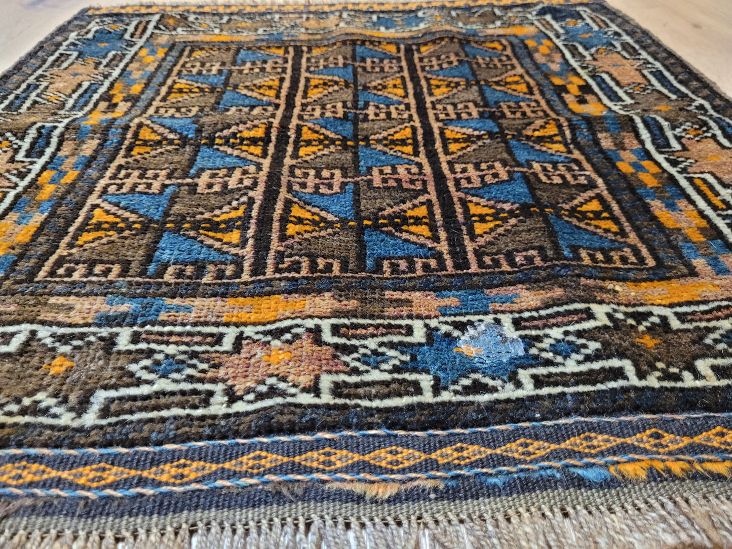 Orientteppich handgeknüpft Beludj 70×68 cm