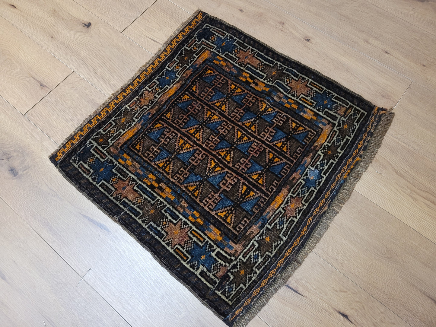 Orientteppich handgeknüpft Beludj 70×68 cm