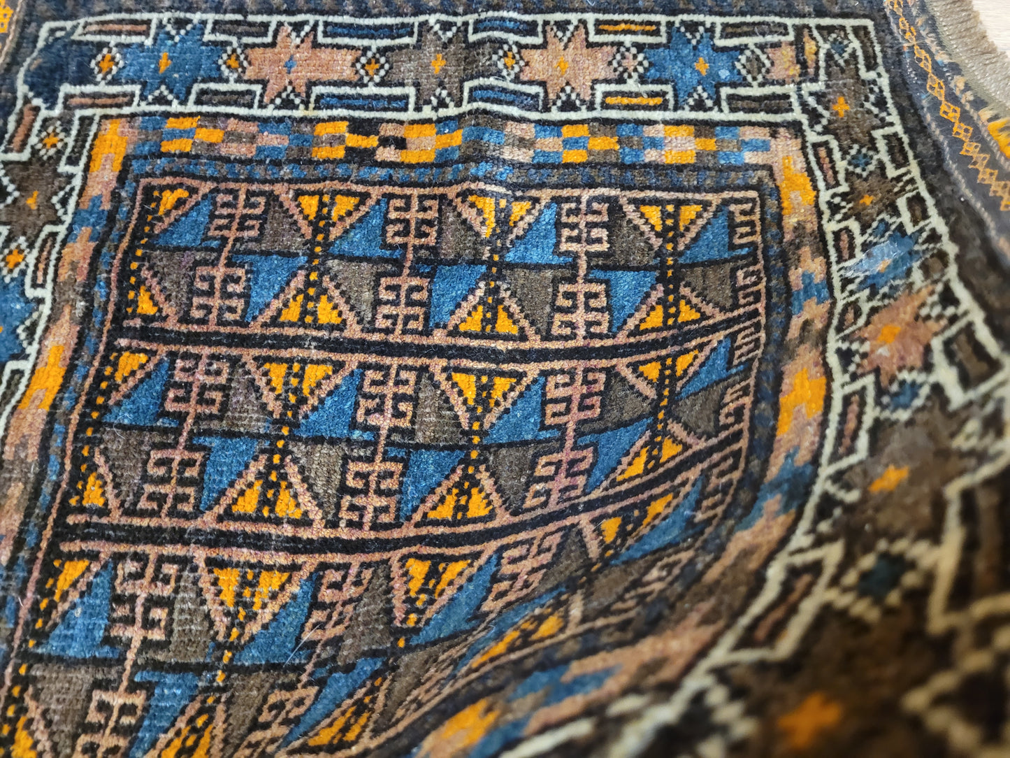 Orientteppich handgeknüpft Beludj 70×68 cm