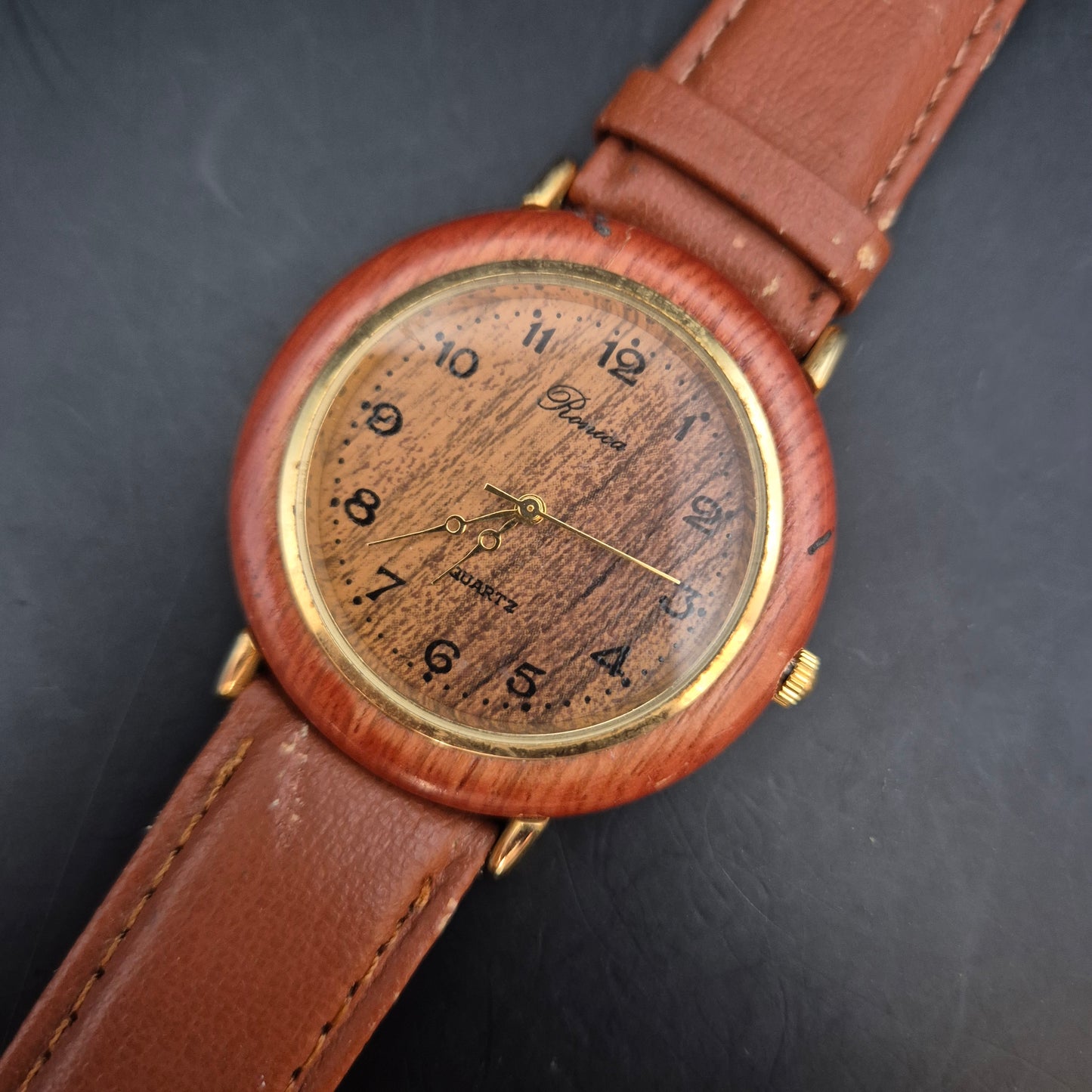 Rustikale Optima Herren Uhr im Holz-Look – Vintage-Charme am Handgelenk