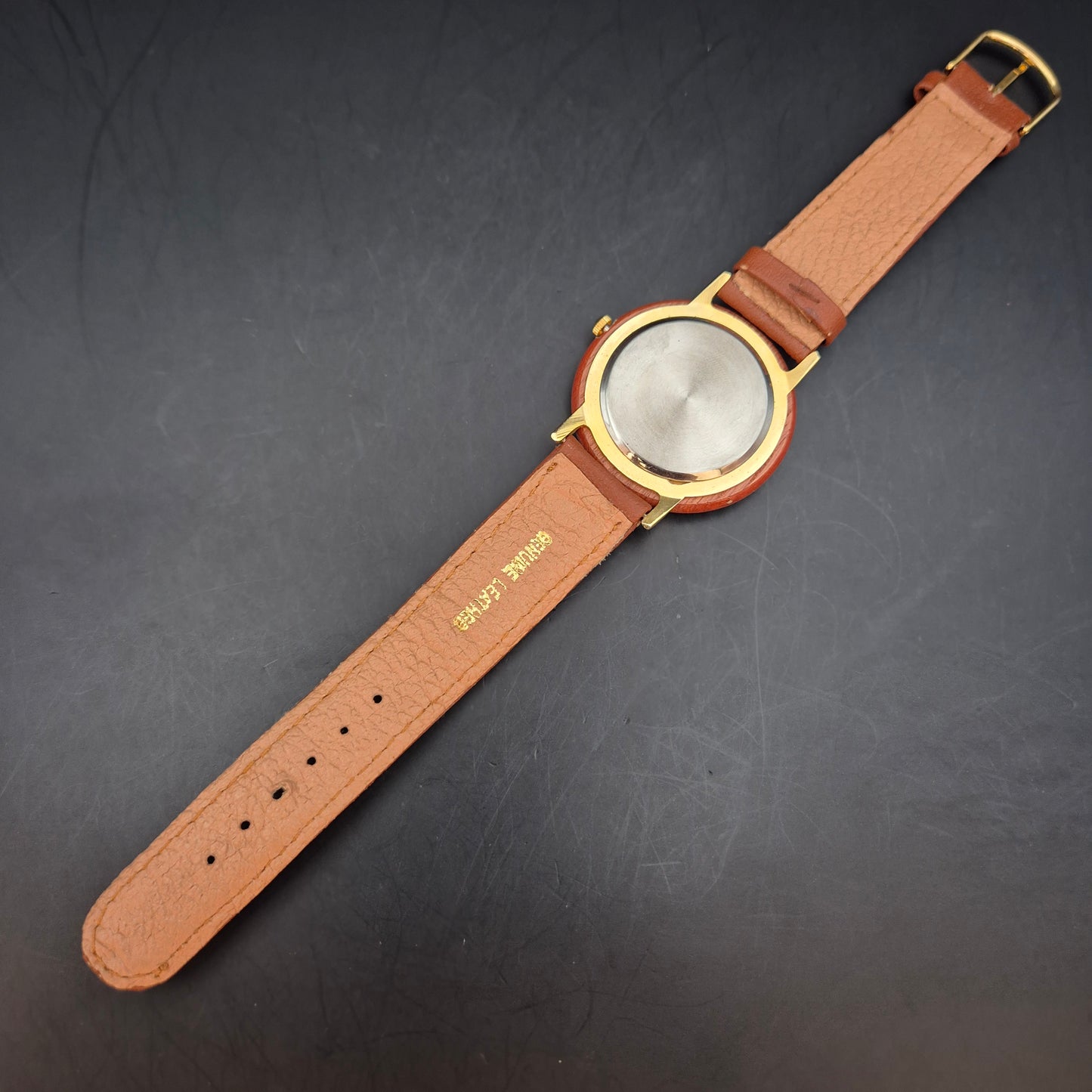 Rustikale Optima Herren Uhr im Holz-Look – Vintage-Charme am Handgelenk