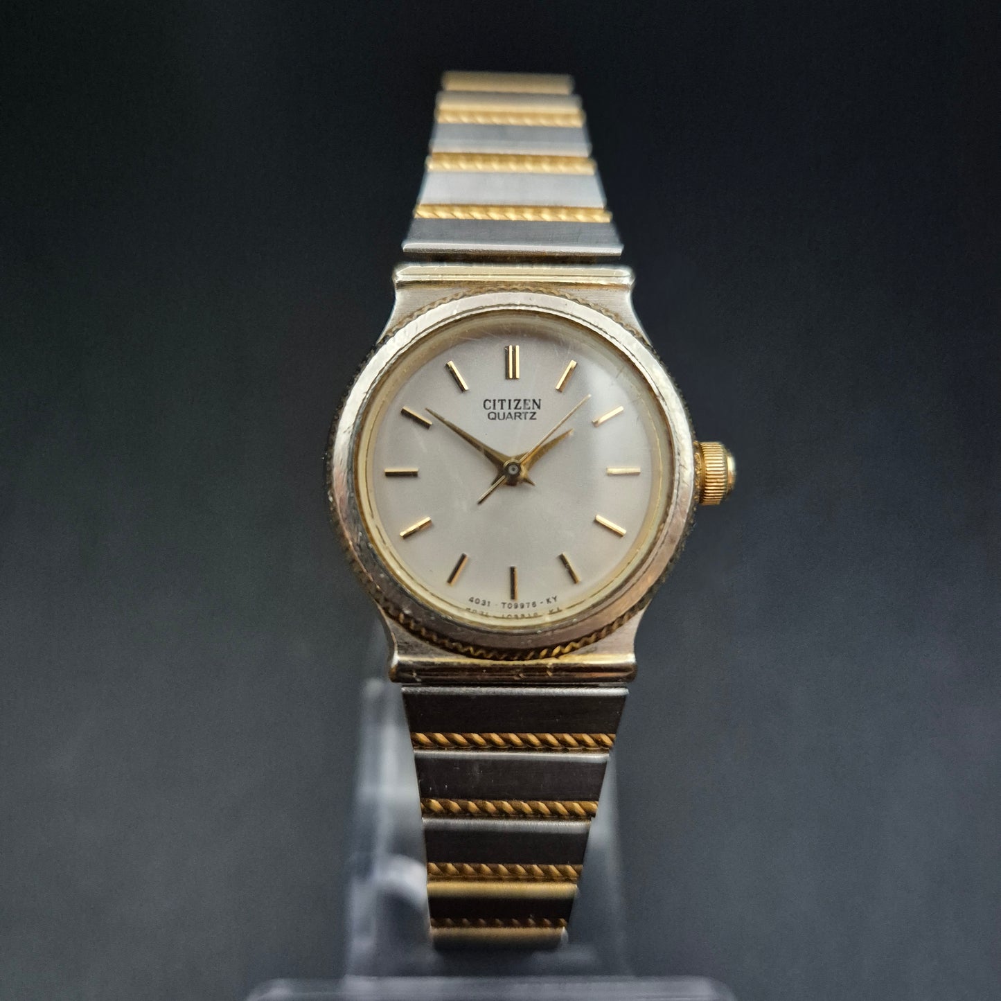 Klassische Citizen Damen Uhr – Bicolor Design mit zeitloser Eleganz