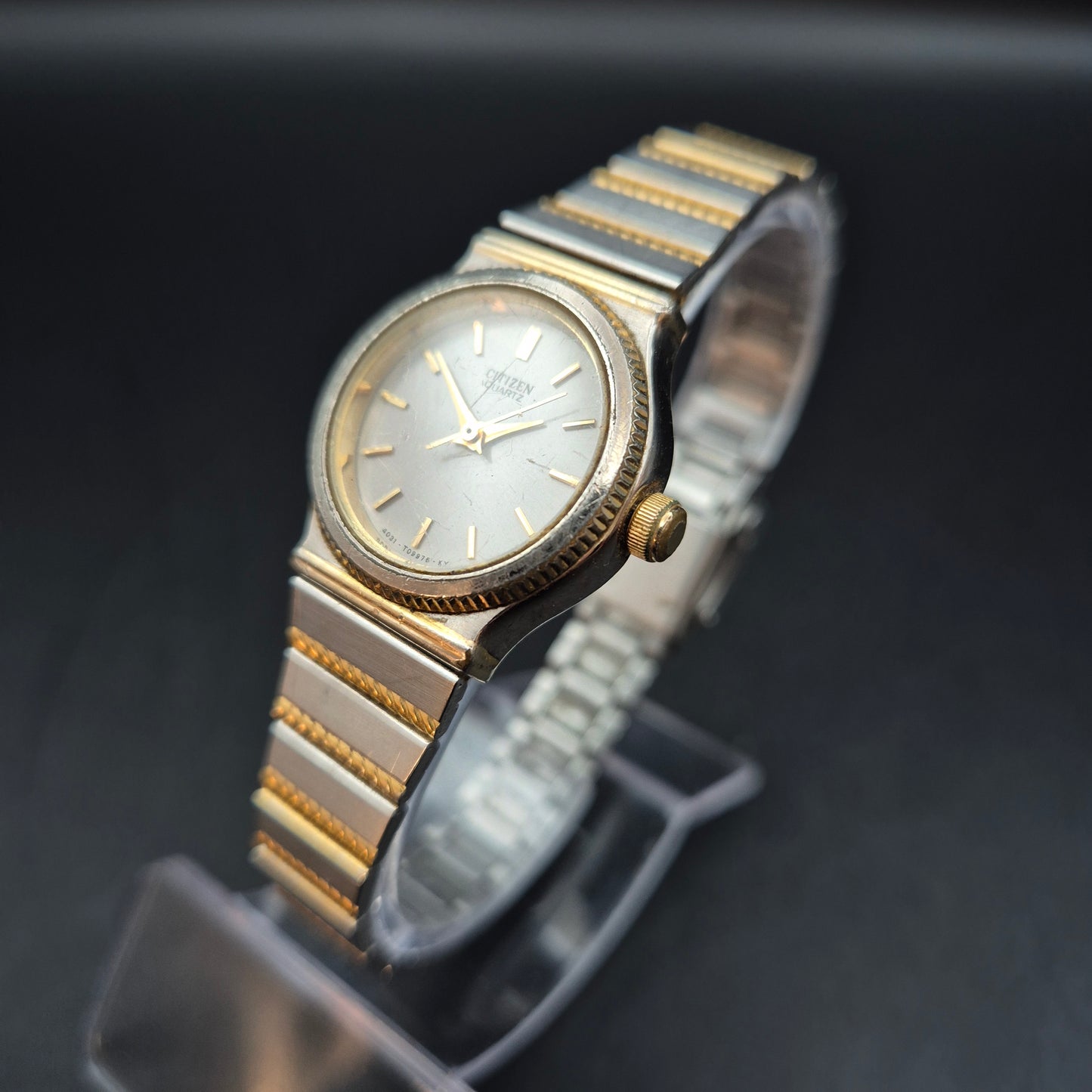 Klassische Citizen Damen Uhr – Bicolor Design mit zeitloser Eleganz