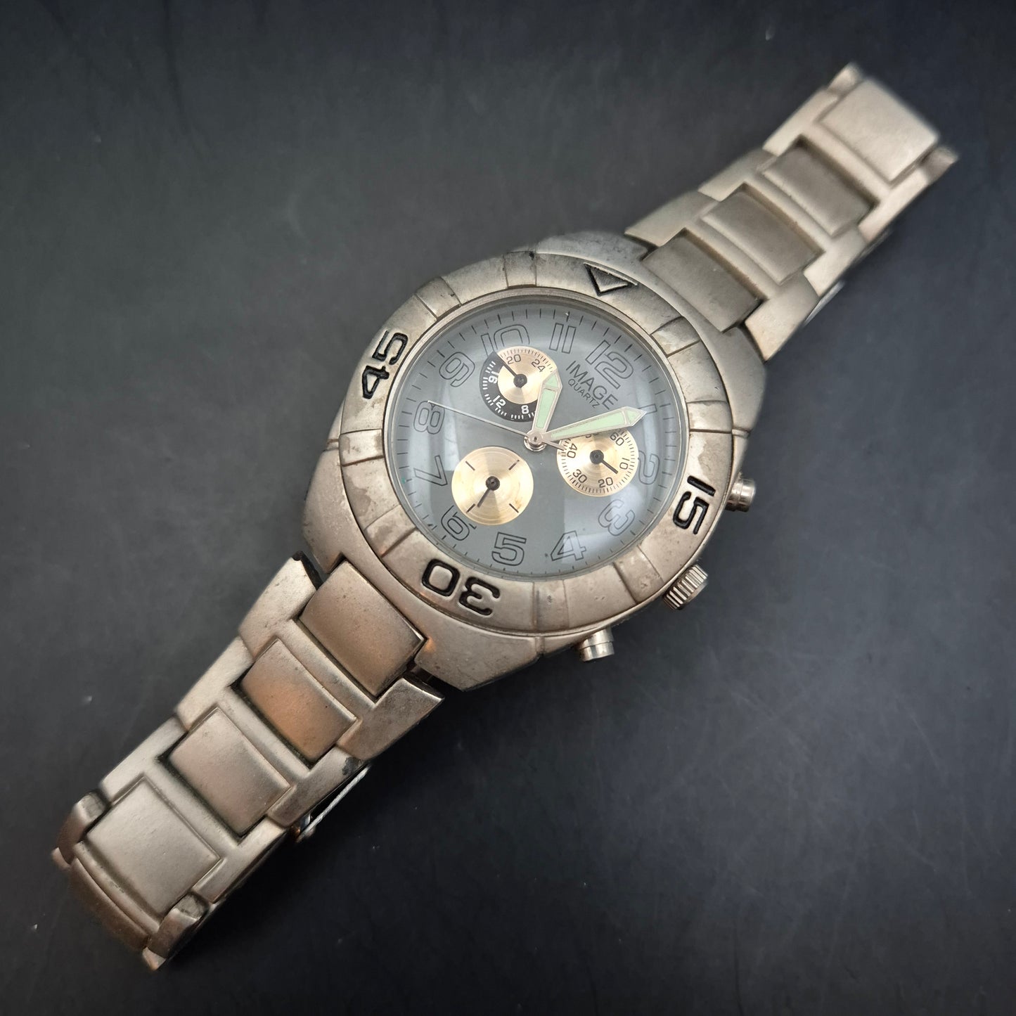 Maskuline Image Herren Uhr – Sportlicher Chrono-Look mit Metallarmband