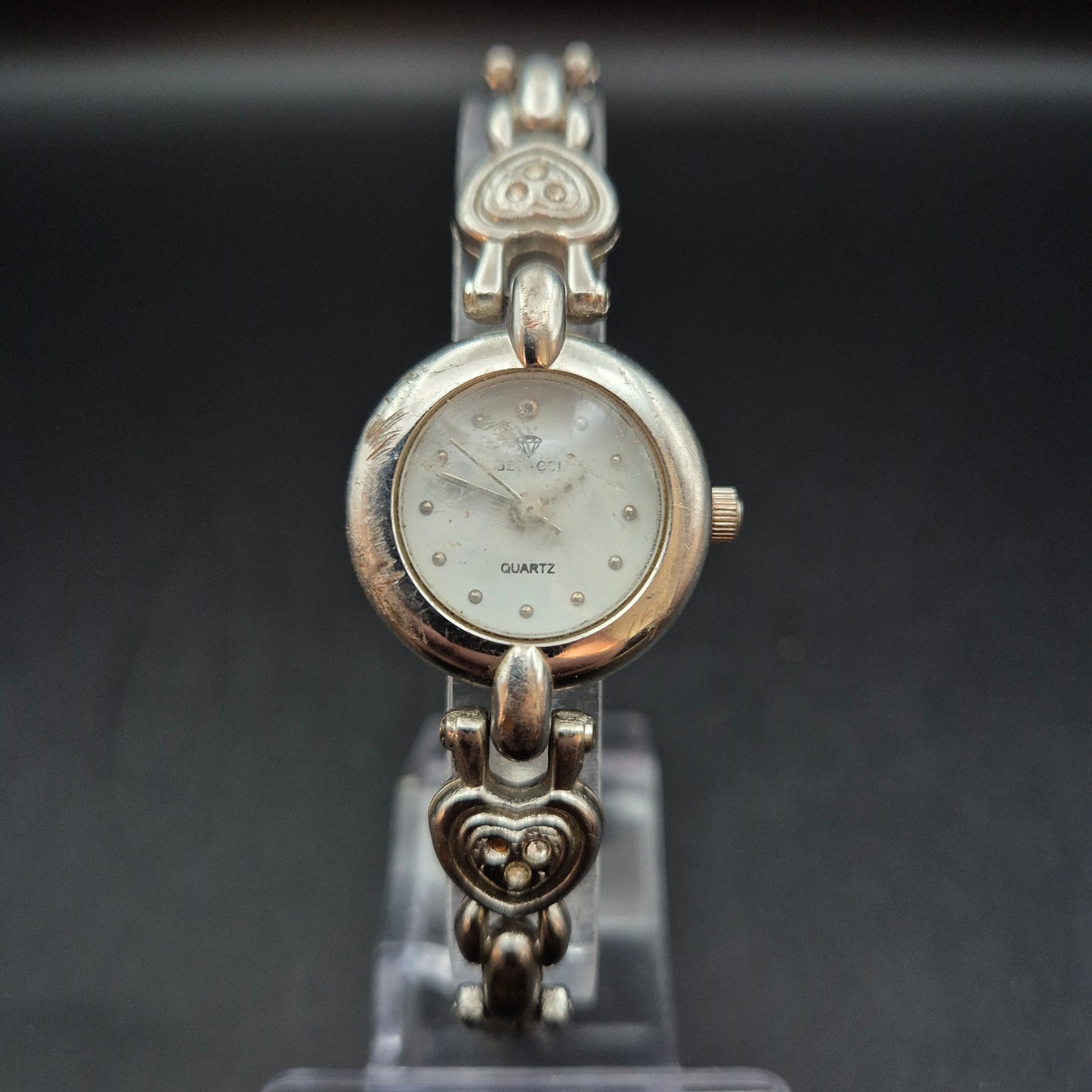 Belacci Damen Uhr mit Herzarmband – Verspielter Vintage-Look in Silber