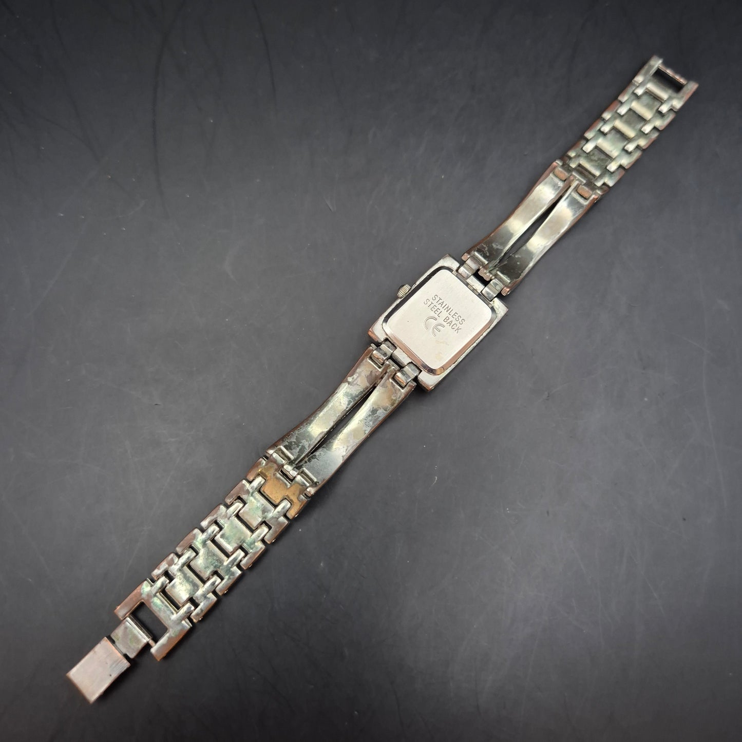 Elegante Amy Vermont Damen Uhr – Vintage-Charme im kantigen Design