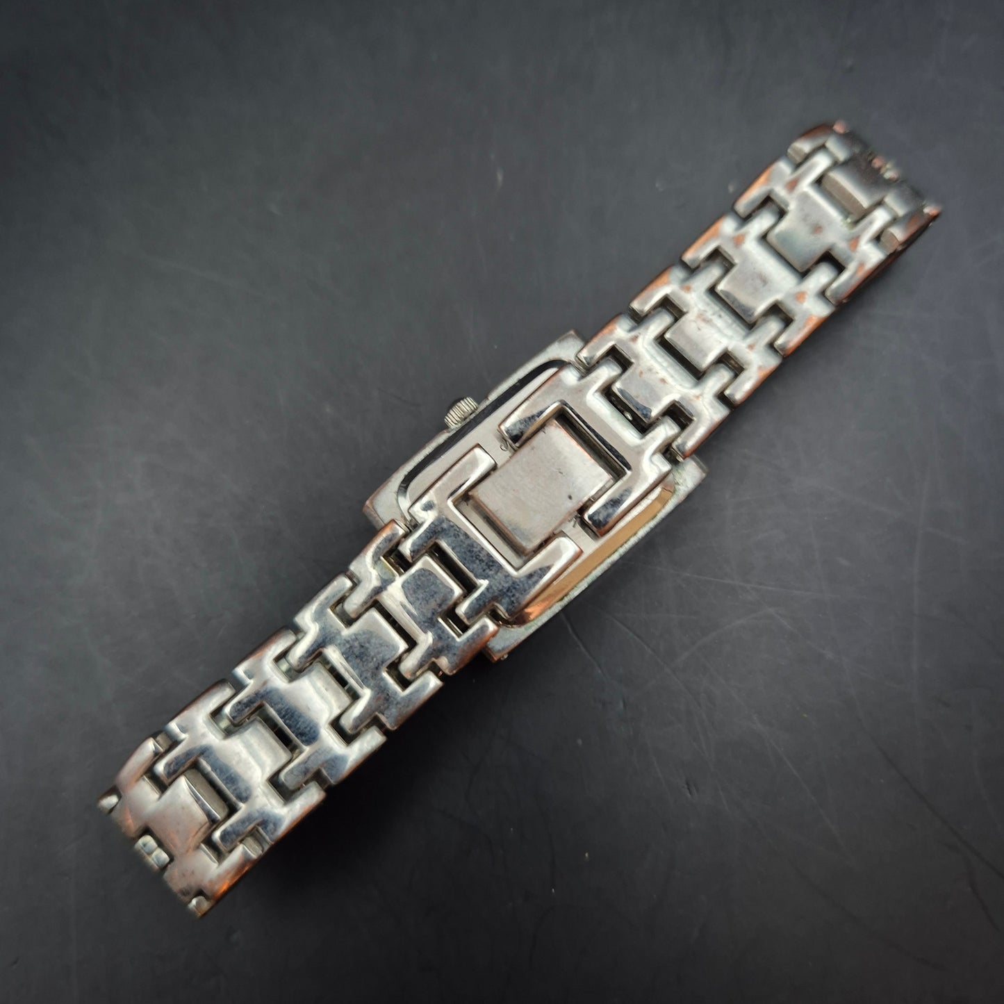 Elegante Amy Vermont Damen Uhr – Vintage-Charme im kantigen Design