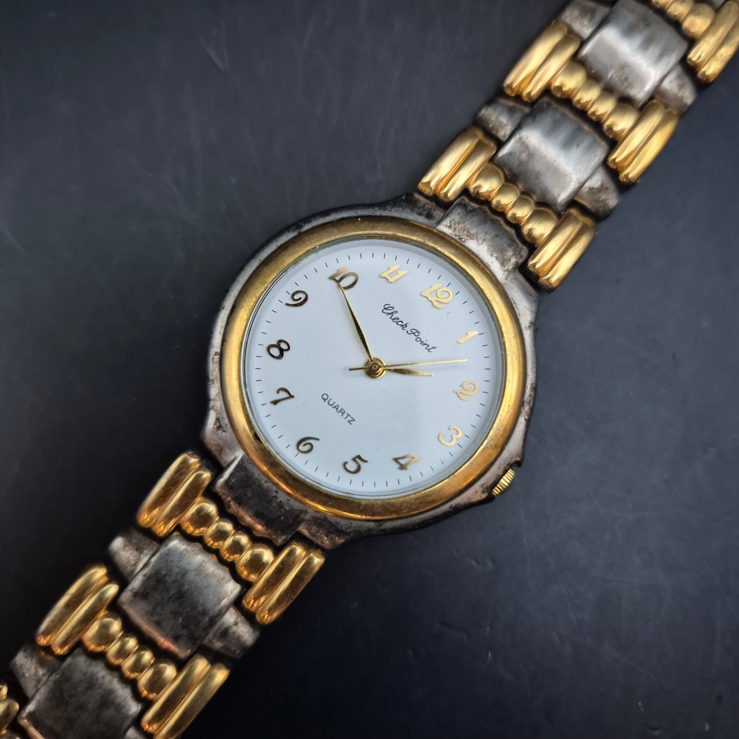 Chic Weber Bord Damen Uhr – Zweifarbiger Vintage-Look mit Charakter