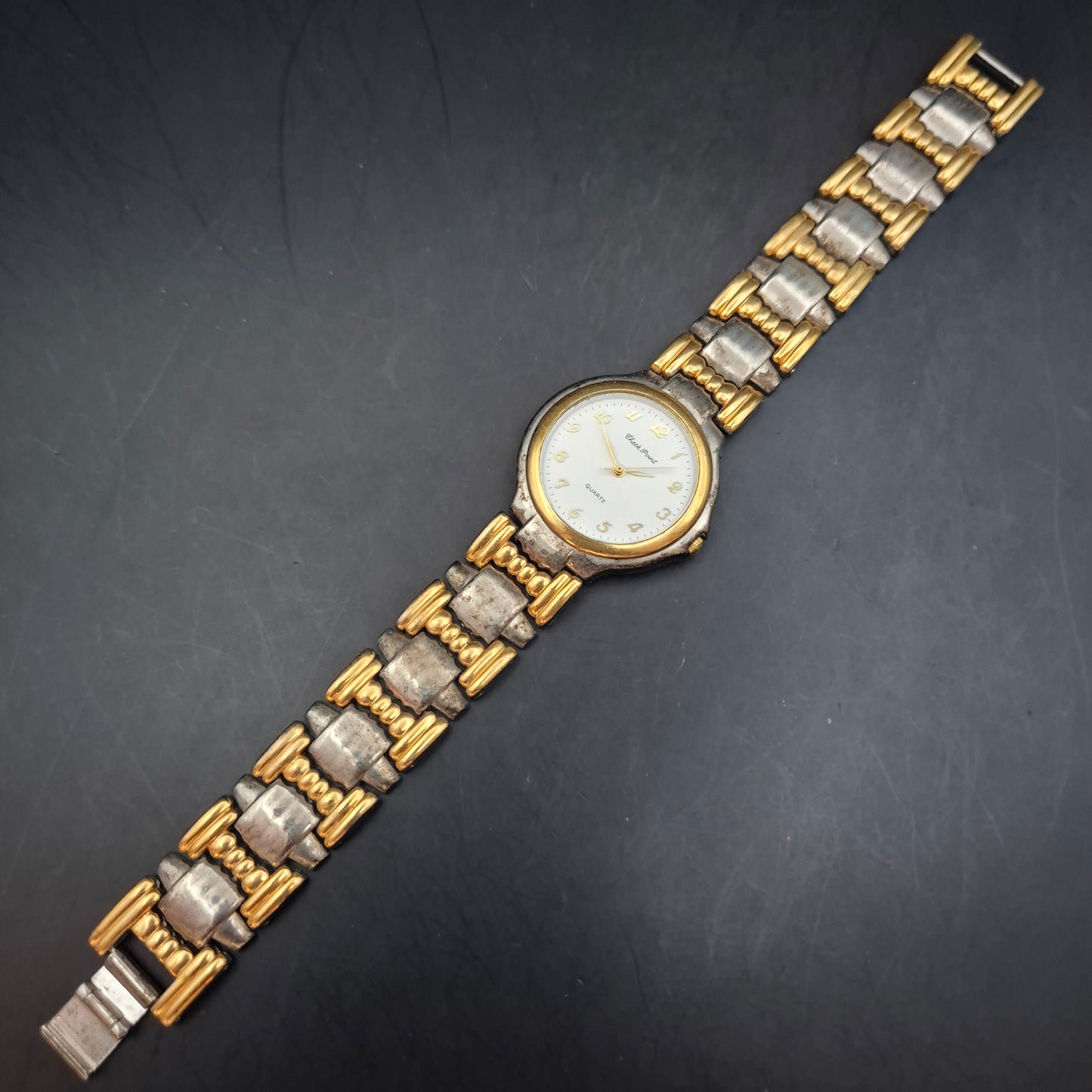 Chic Weber Bord Damen Uhr – Zweifarbiger Vintage-Look mit Charakter