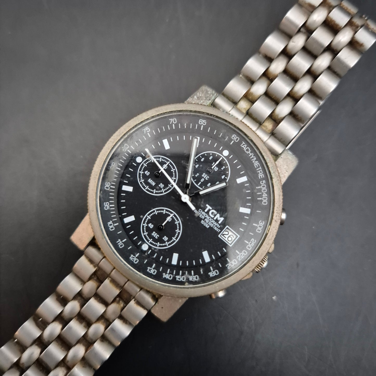 TCM Herren Uhr Chronograph – Robustes Edelstahlmodell mit Tachymeter