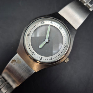 Stilvolle Herren Uhr aus Edelstahl – Schlichtes Design mit dunklem Zifferblatt