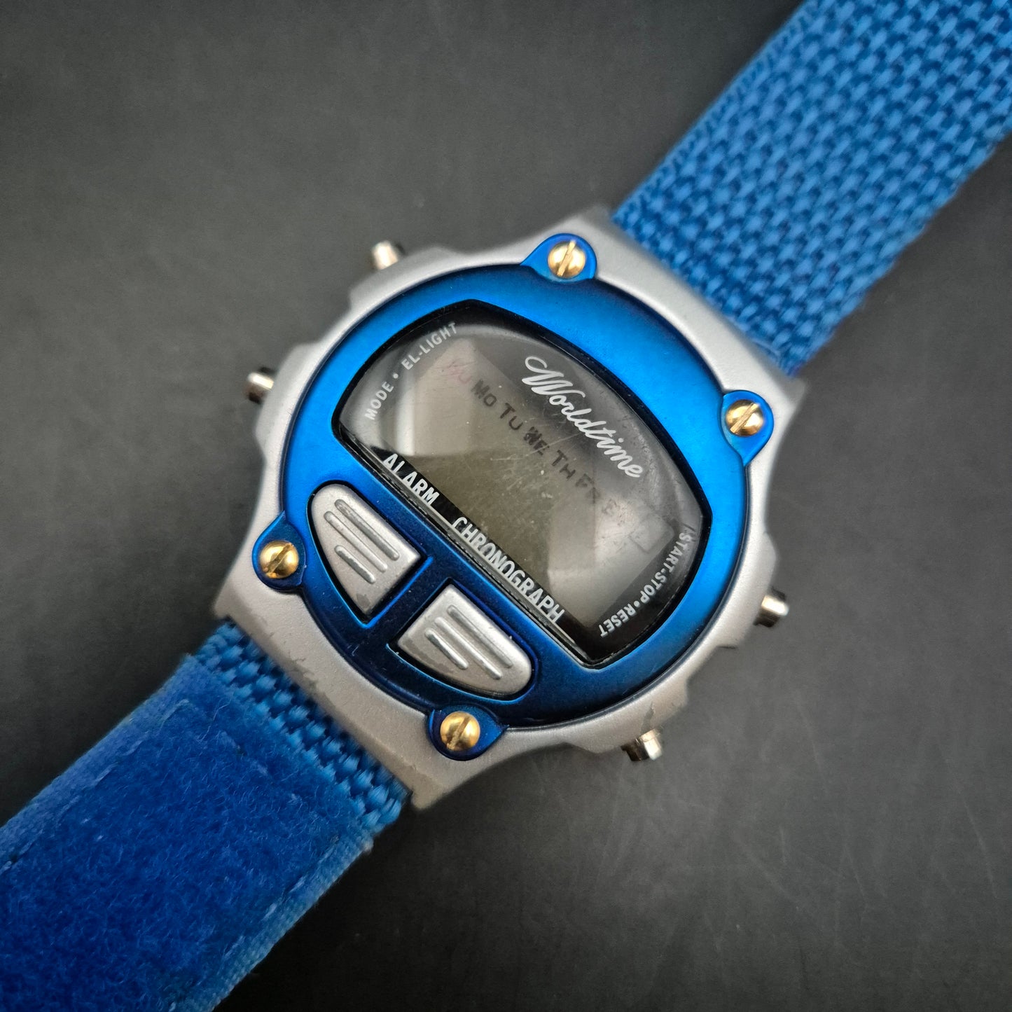 Sportliche Worldtime Herren Uhr – Digitaluhr mit blauem Stoffarmband