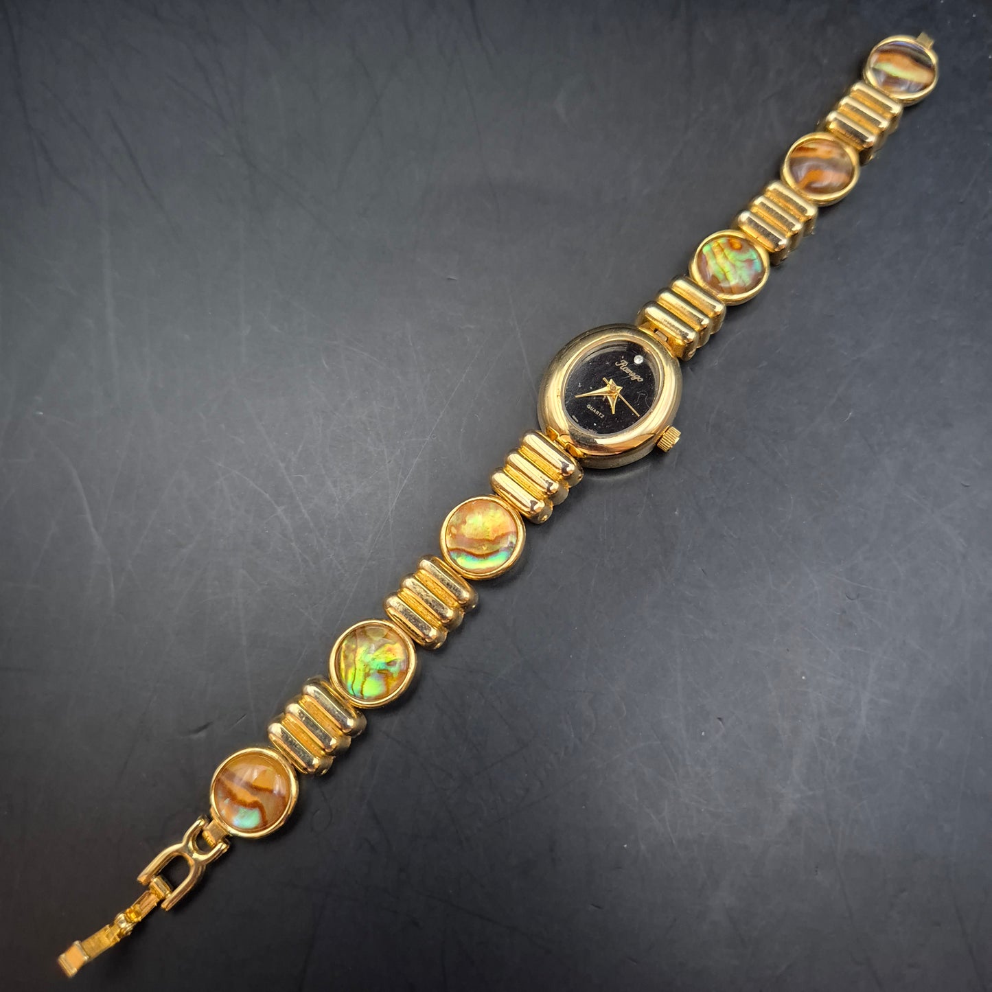 Romago Damen Uhr in Goldoptik – Elegantes Design mit Perlmuttakzenten