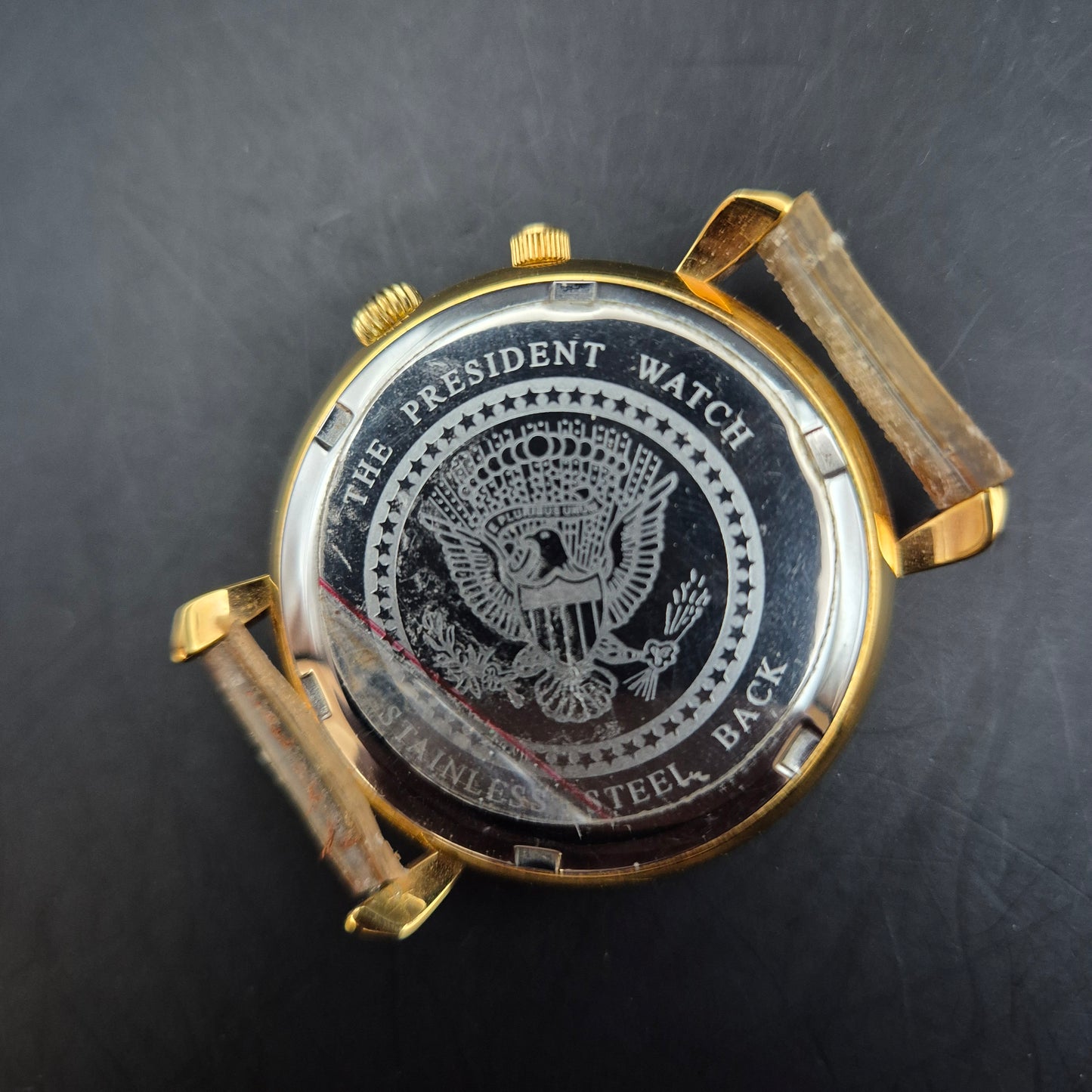 Louis Philippe Herren Uhr – Goldene President Watch mit Datumsanzeige