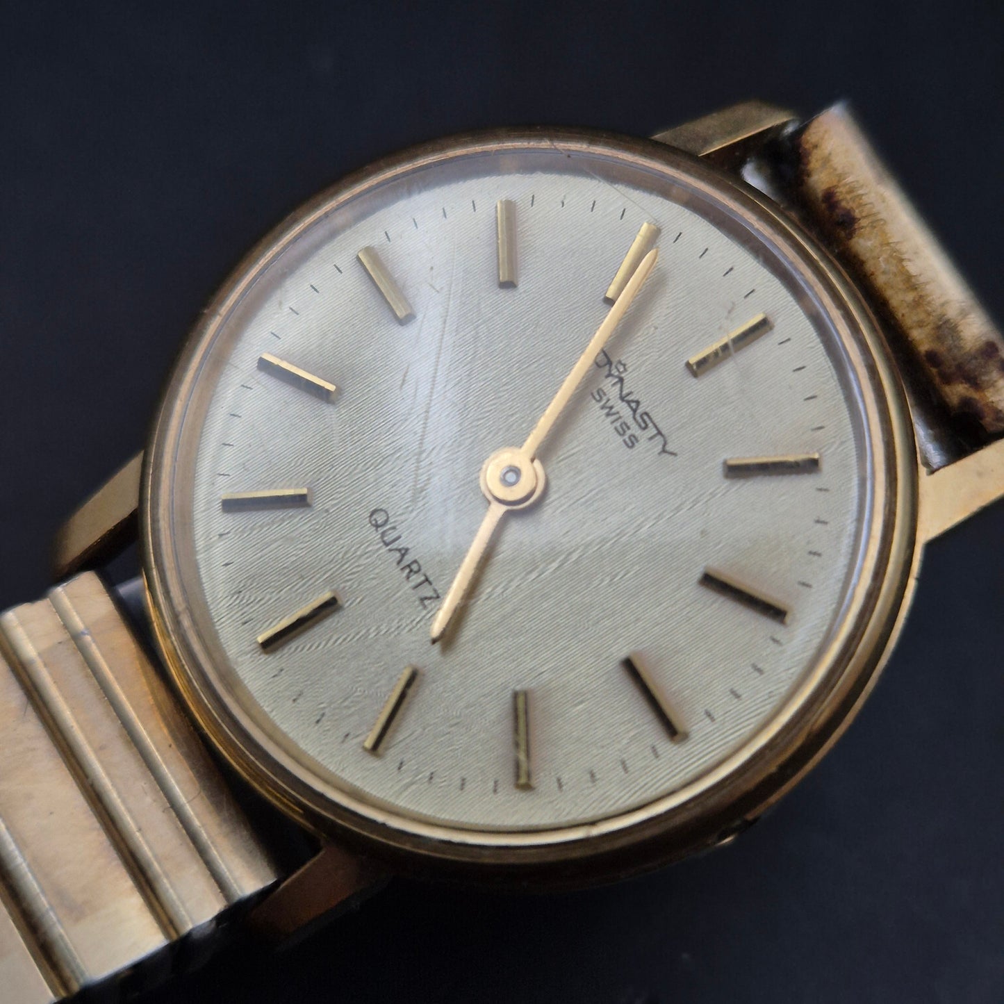 Klassische Dynasty Swiss Herren Uhr – Vintage-Look mit Flexband