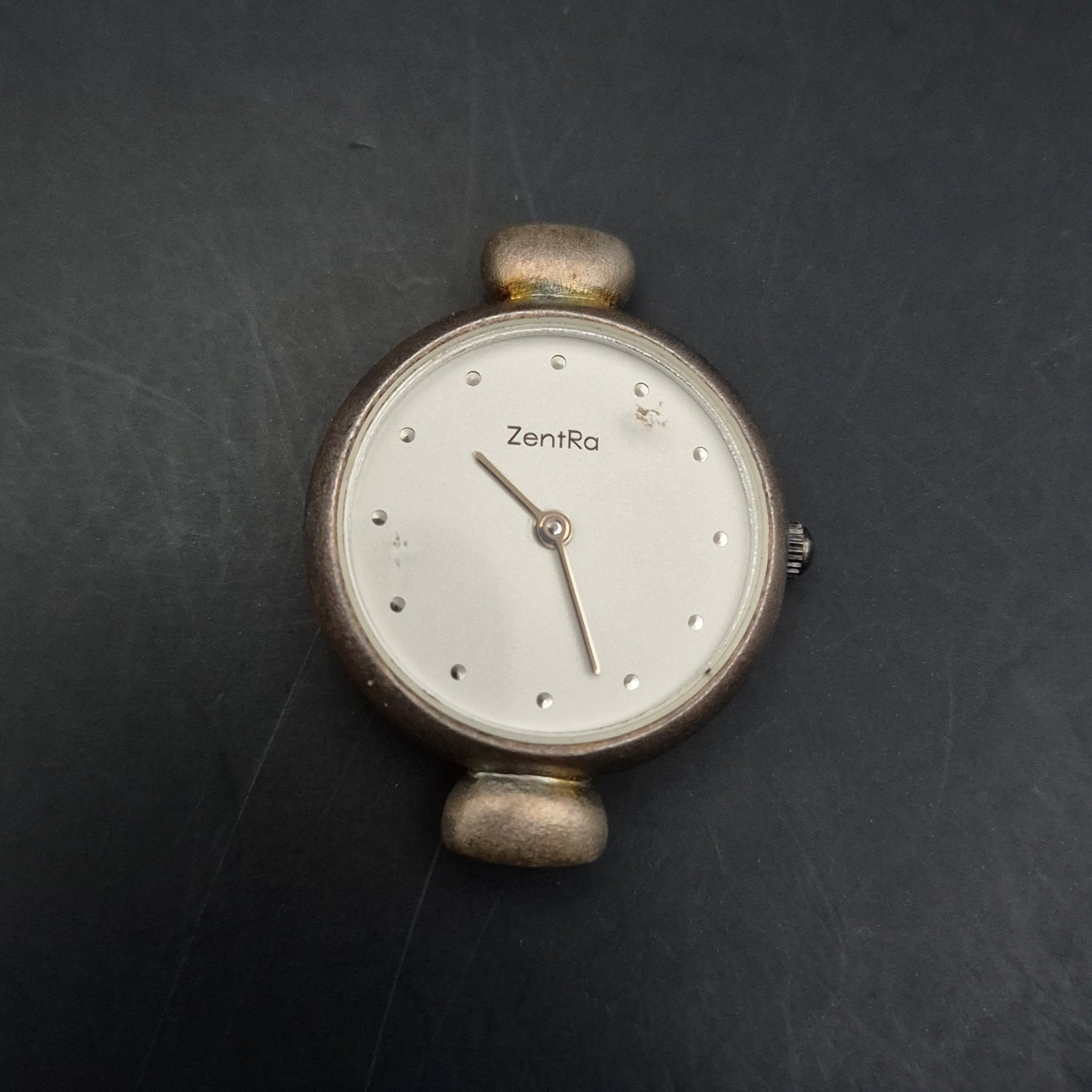 ZentRa Damen Uhr aus 925er Silber – Minimalistisches Gehäuse ohne Armband