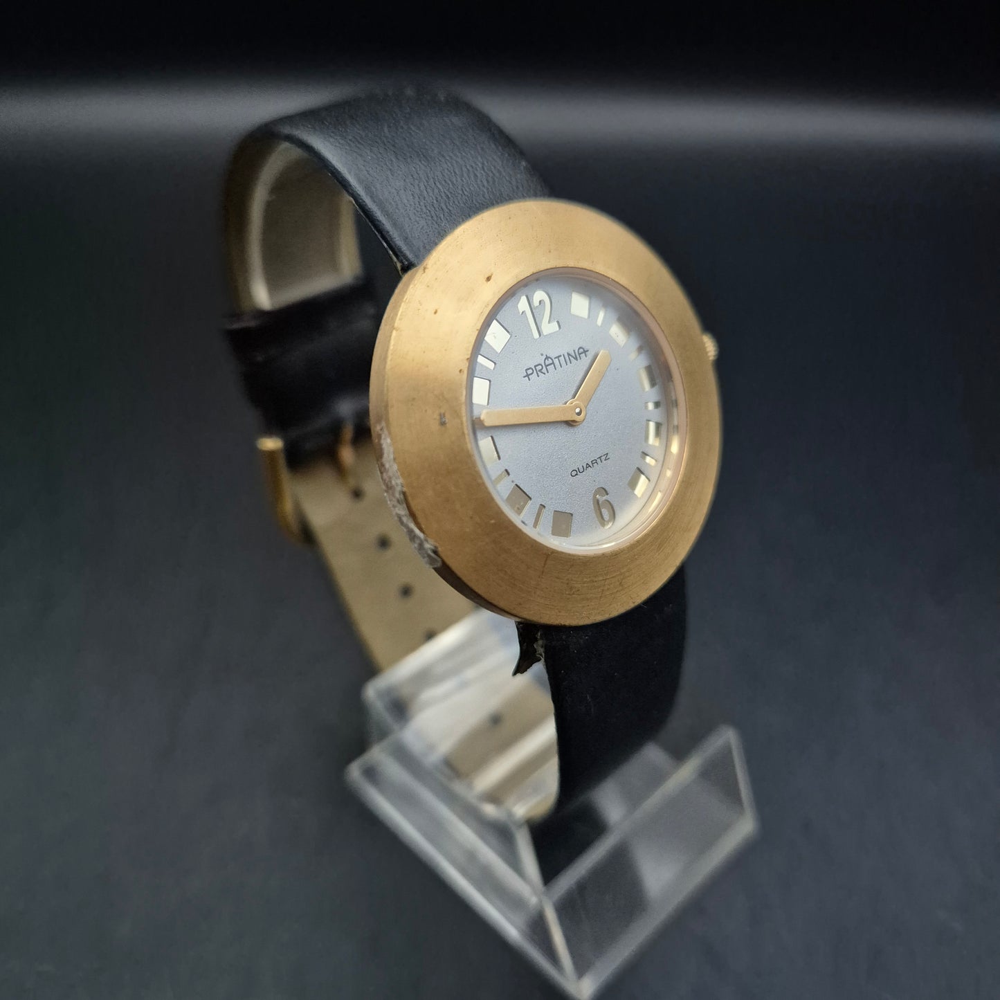 Prätina Damen Uhr – Modernes Design mit breiter Goldoptik-Lünette