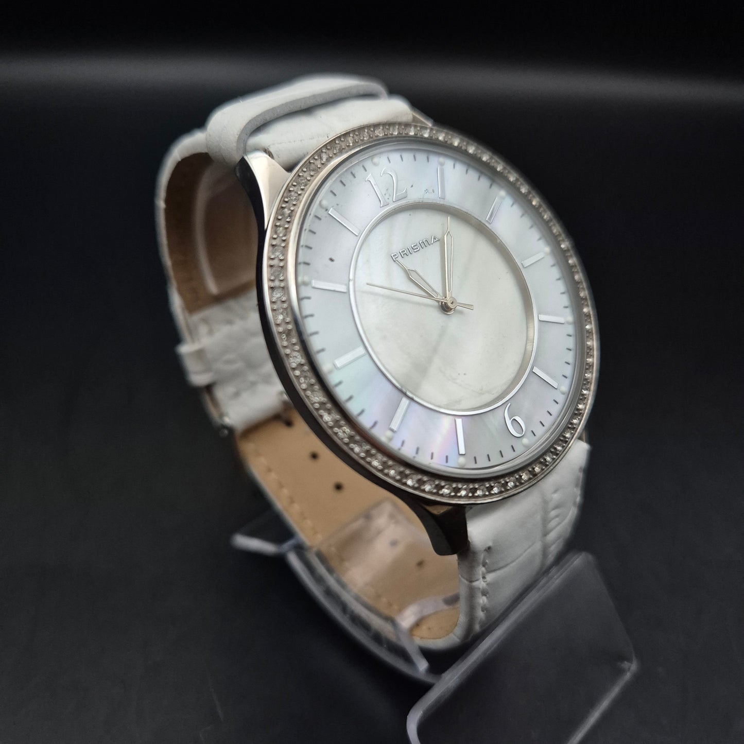 Prisma Damen Uhr – Elegantes Perlmutt-Zifferblatt mit Strassbesatz