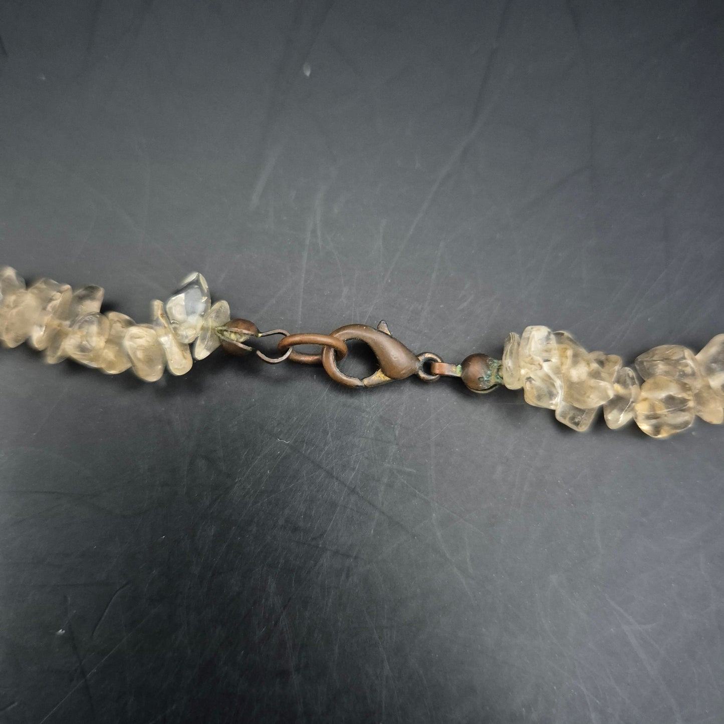 Elegante Damen Splitterkette aus hellgelbem Naturstein