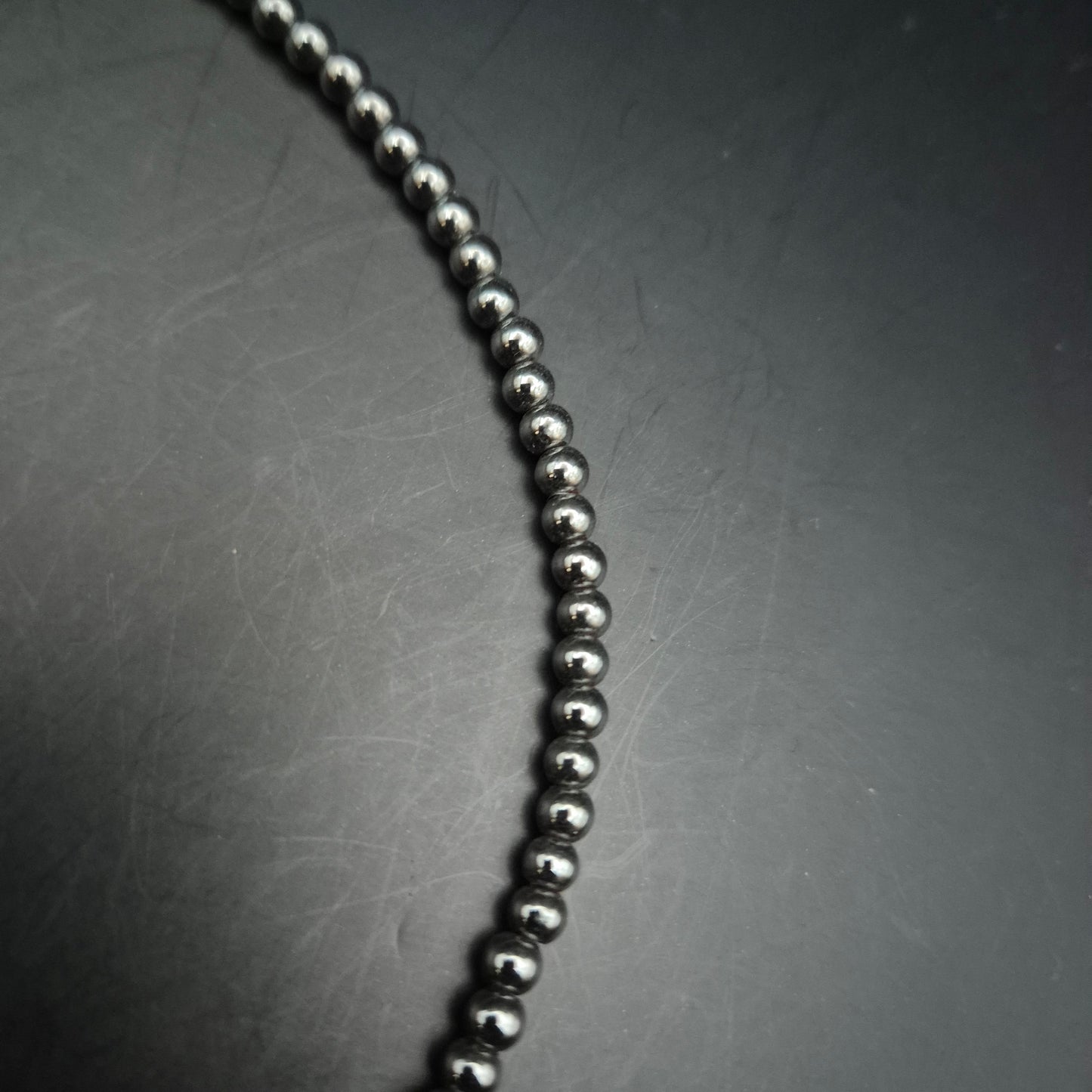 Moderne Damen Halskette aus Hämatit – Fächer-Design