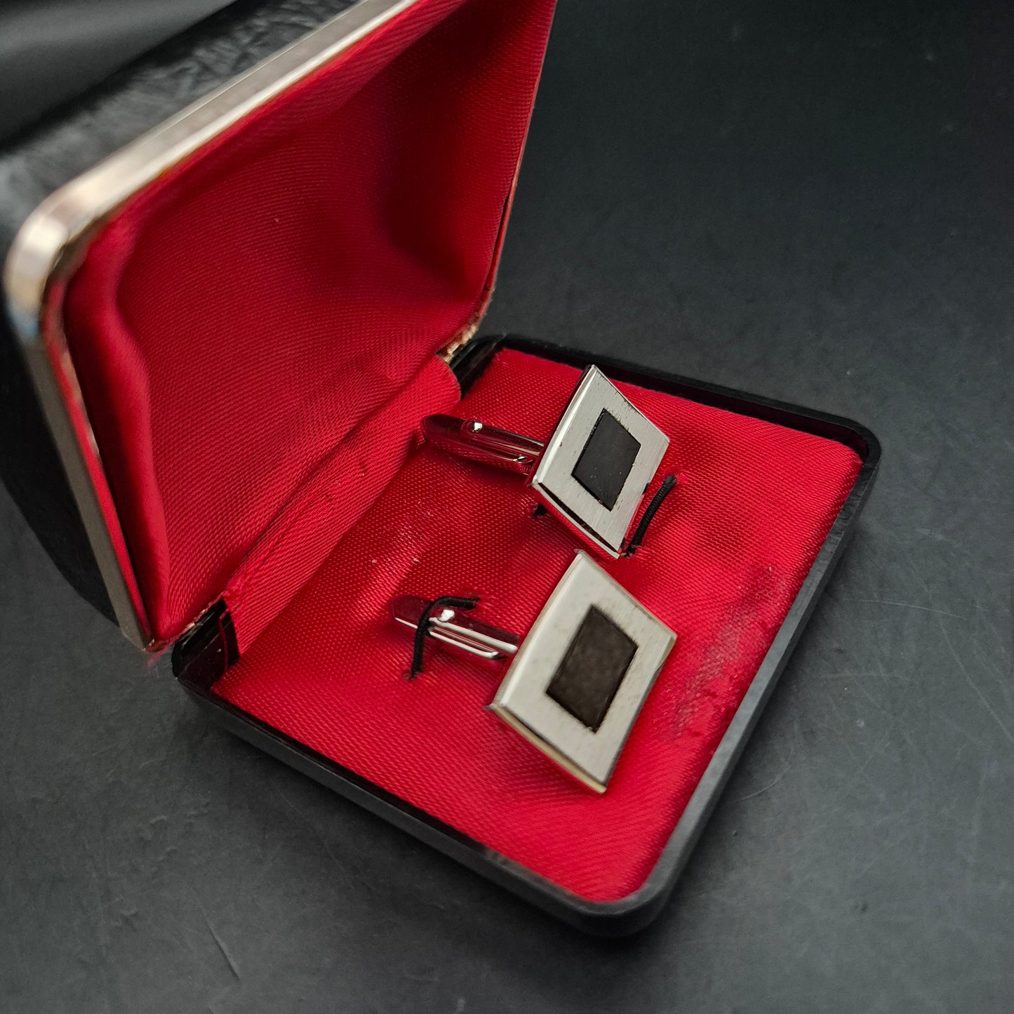 Elegante Herren Manschettenknöpfe – Rechteckig mit schwarzem Inlay