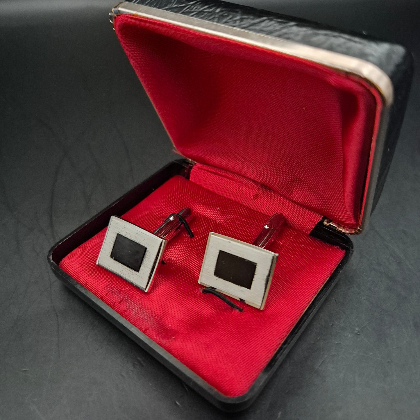 Elegante Herren Manschettenknöpfe – Rechteckig mit schwarzem Inlay