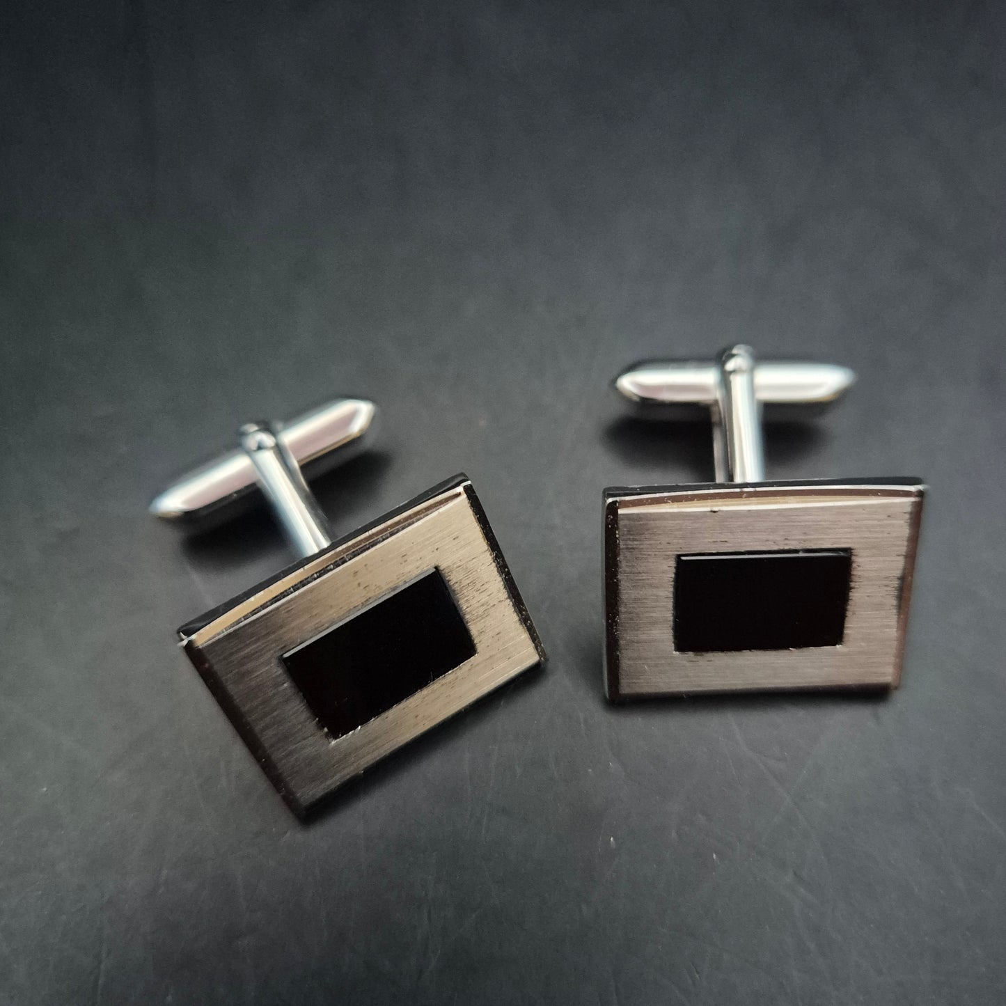 Elegante Herren Manschettenknöpfe – Rechteckig mit schwarzem Inlay