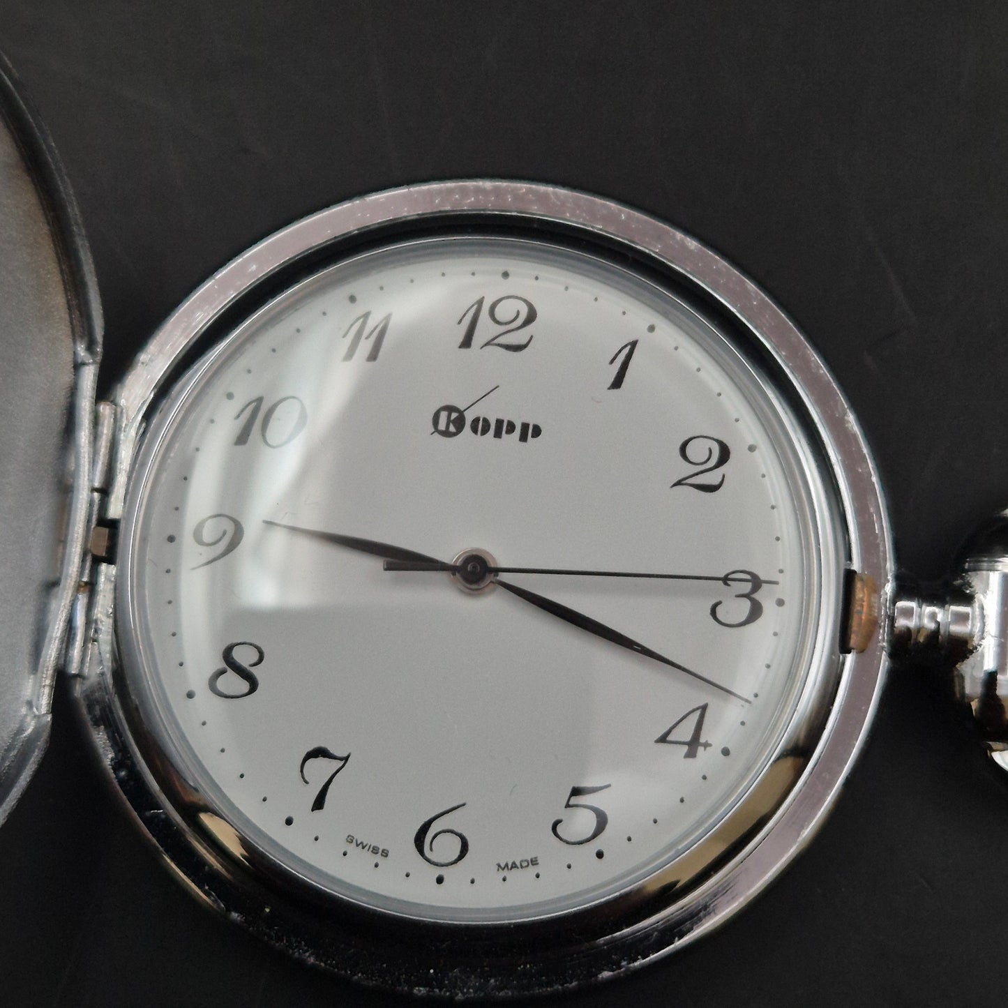 Vintage DOXA Herren Taschen Uhr – Elegantes Gehäuse, Quarzwerk