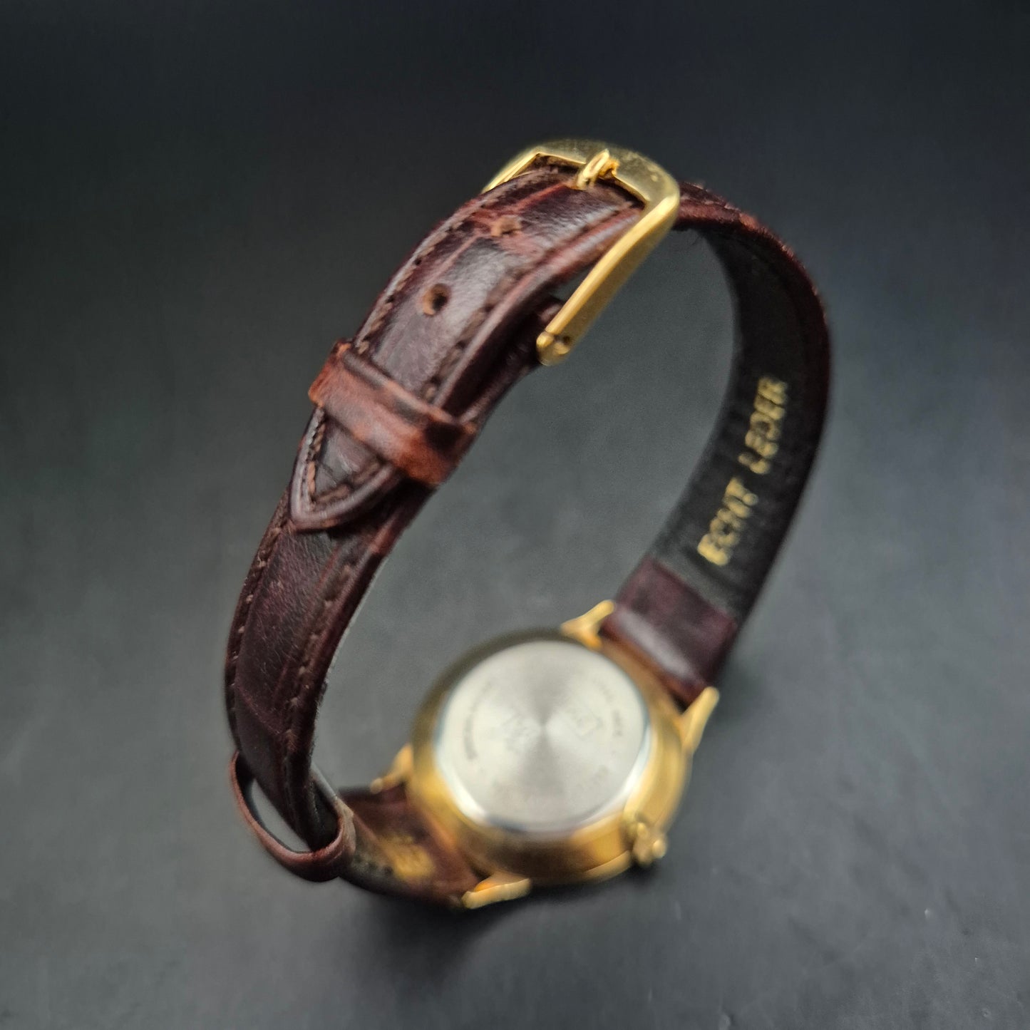 Elegante Royal Damen Uhr – Goldfarben mit römischen Ziffern