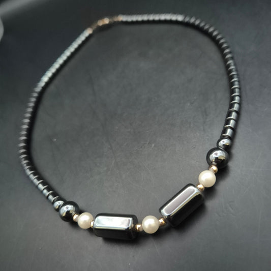 Elegante Damen Kette – Glänzender Hämatit kombiniert mit Perlen