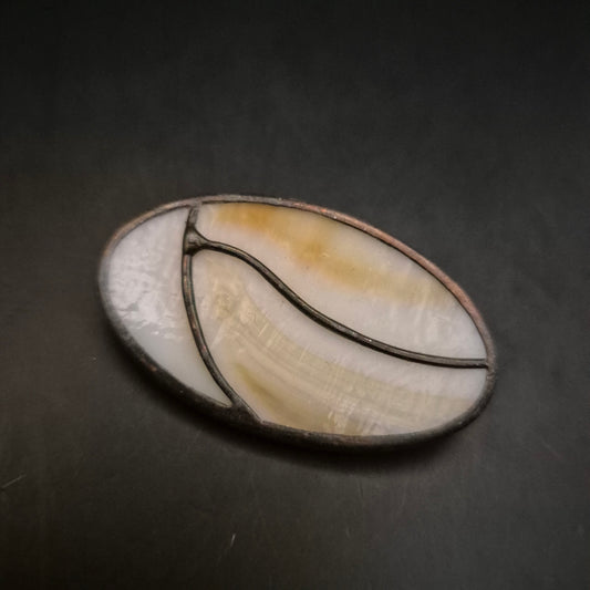 Künstlerische Buntglas Brosche – Elegantes Oval mit Linienführung