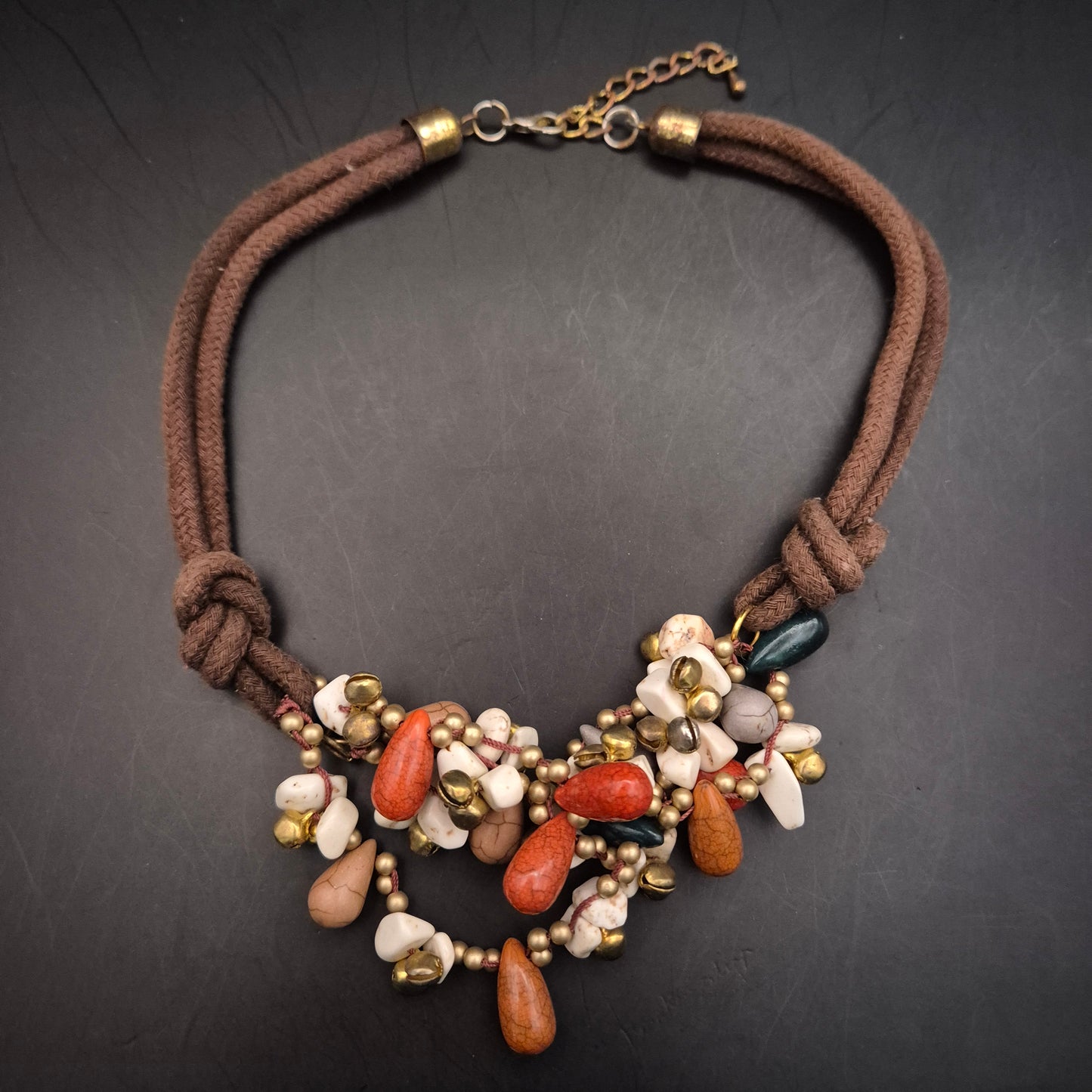 Statement-Kette Damen – Ethno-Boho-Stil mit Natursteinen