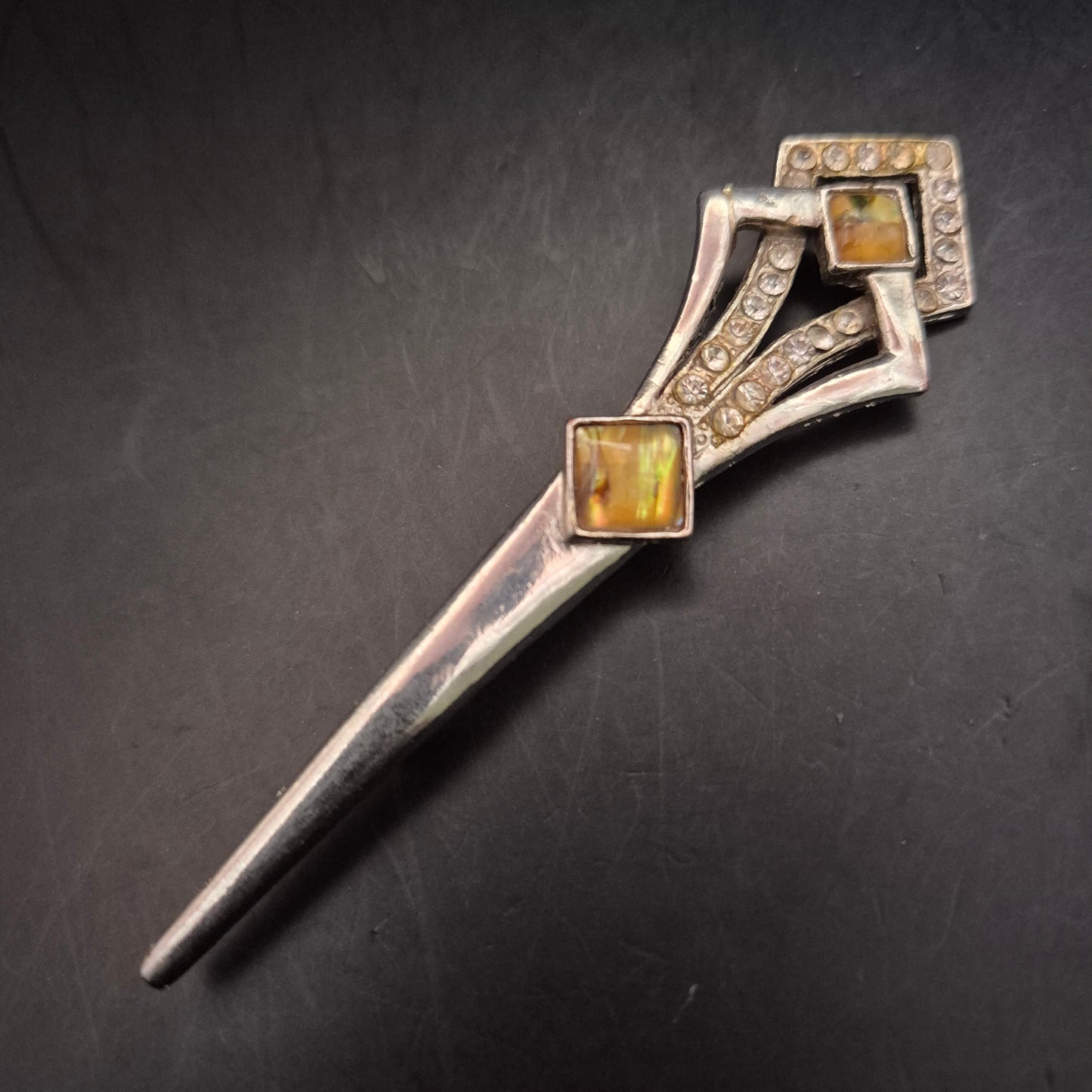 Schlanke Vintage Brosche – Art-Déco-Stil mit Strass & Stein-Akzenten