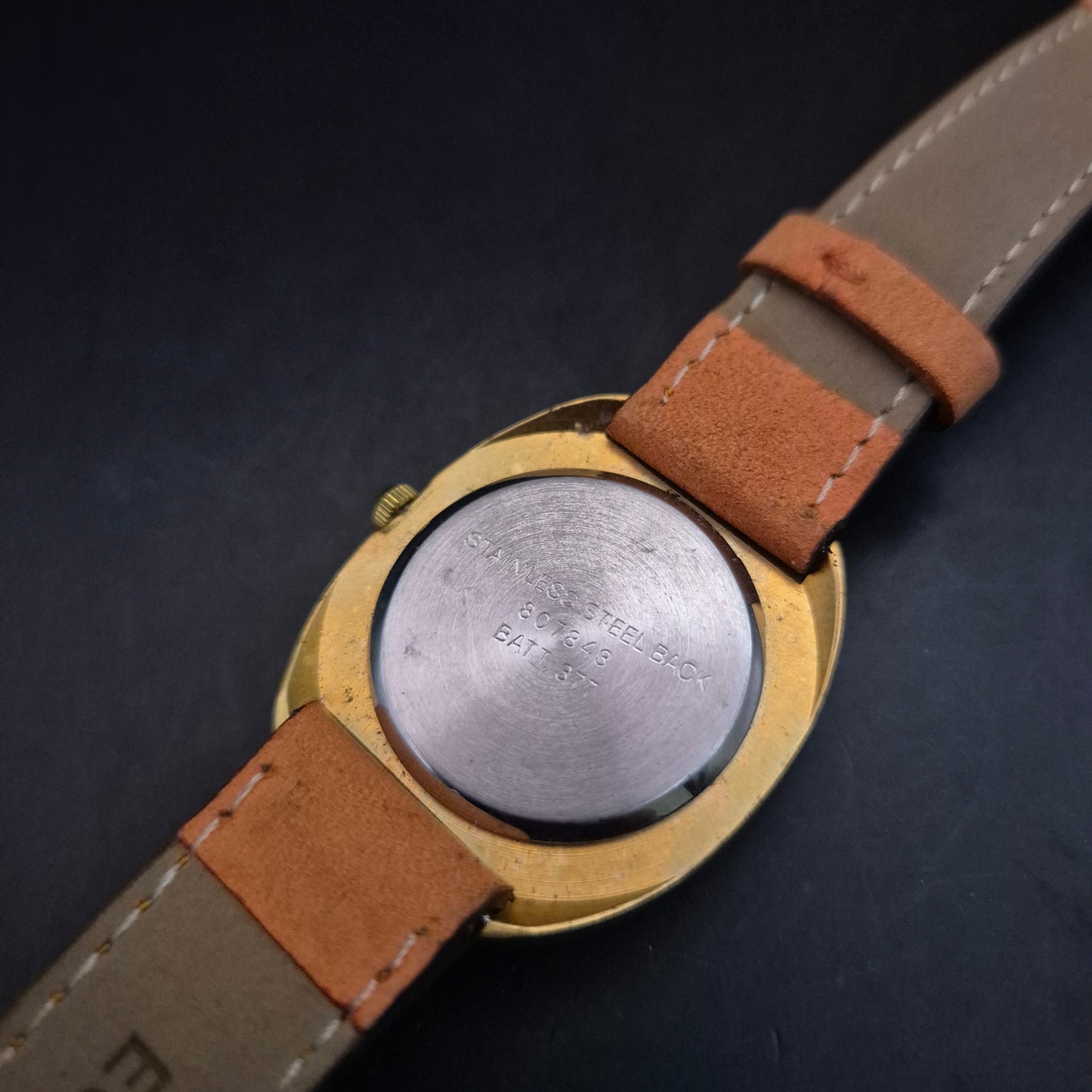 Ovale CMI Damen Uhr – Mattgold und hellbraunes Lederband