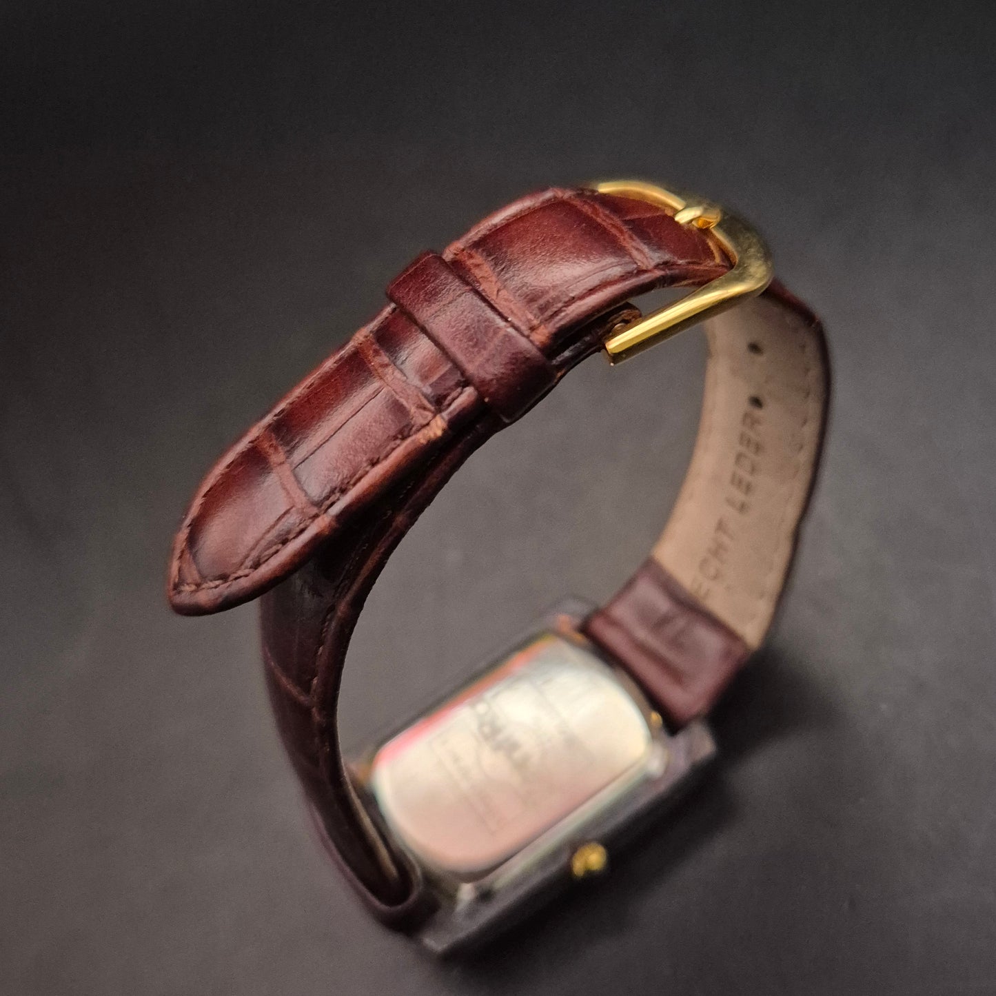 ZentRa Damen Uhr – Rechteckig, Rustikale Patina & Kroko-Lederband