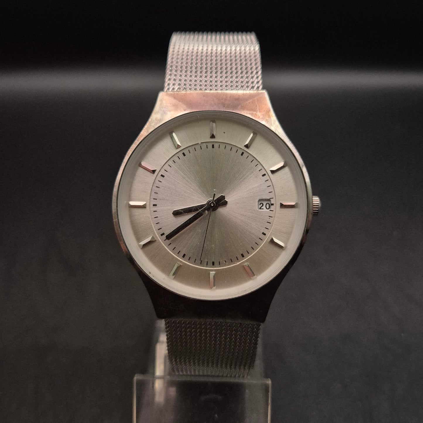 Minimalistische Herren Uhr – Slankes Design mit Milanaise-Armband