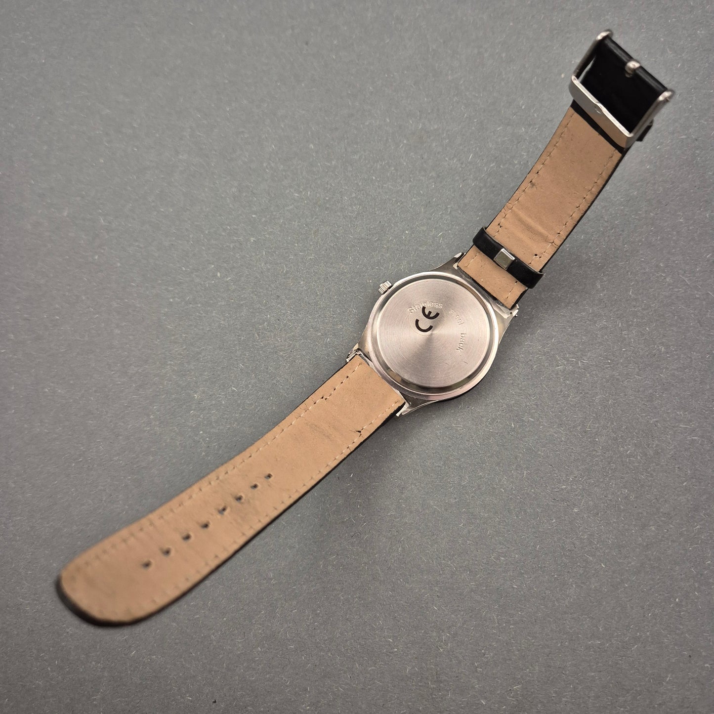 Sportliche Herren Uhr von London – Schwarzes Chronographen-Design