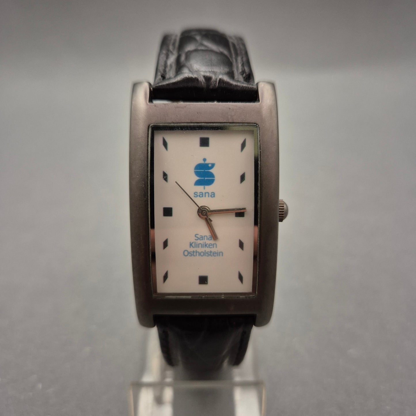 Werbe Herren Uhr „Sana Kliniken“ – Rechteckiges Gehäuse